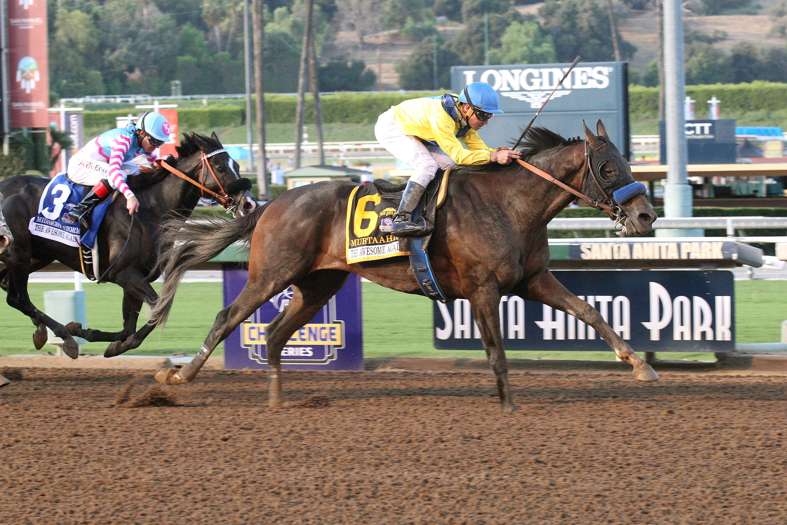 Mubtaahij wins the 2017 Awesome Again Stakes