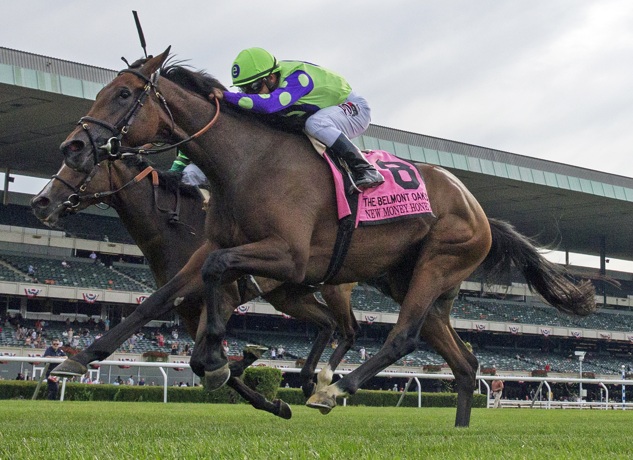 New Money Honey wins the 2017 Belmont Oaks