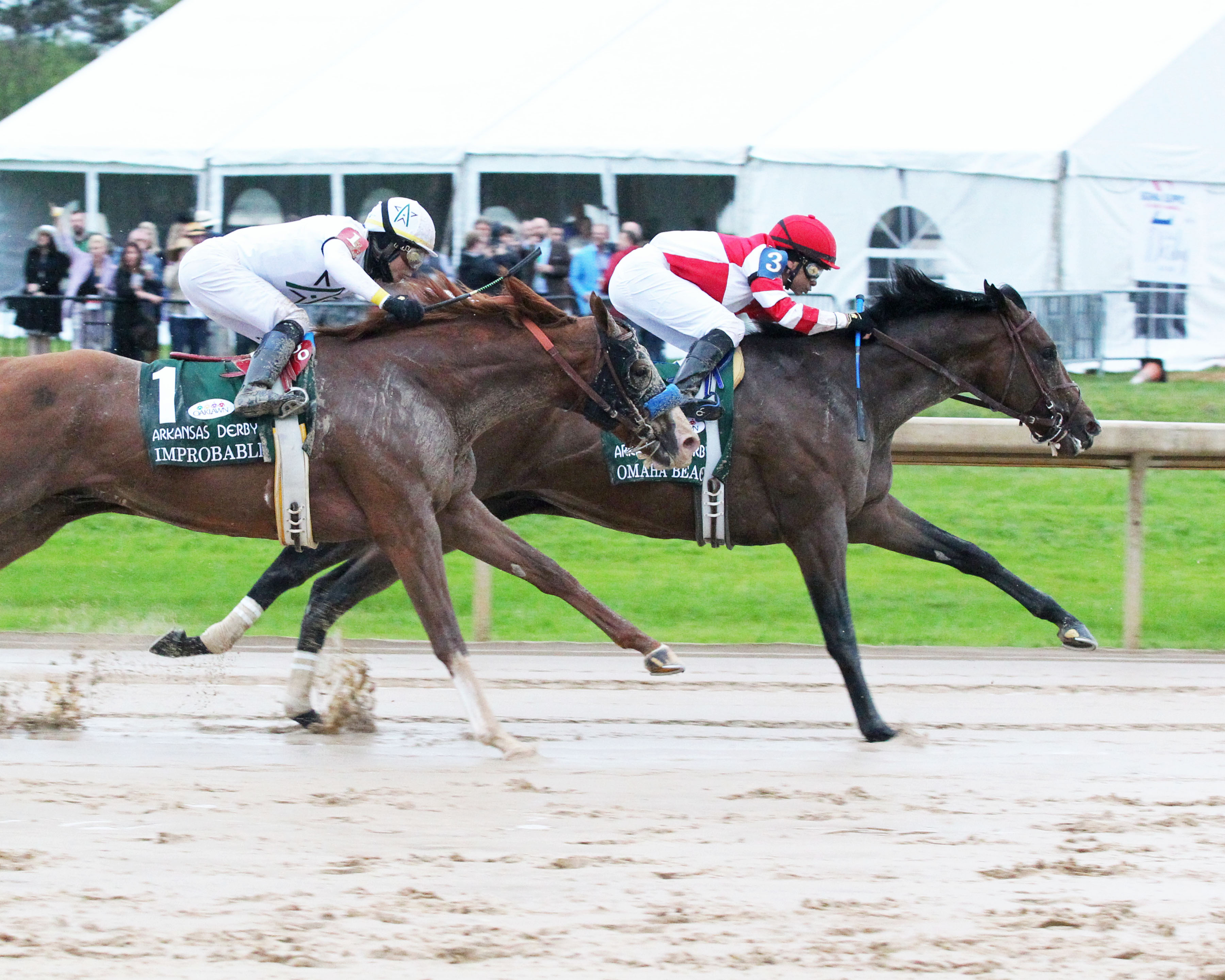 Omaha Beach and Improbable in the 2019 Arkansas Derby (turn)