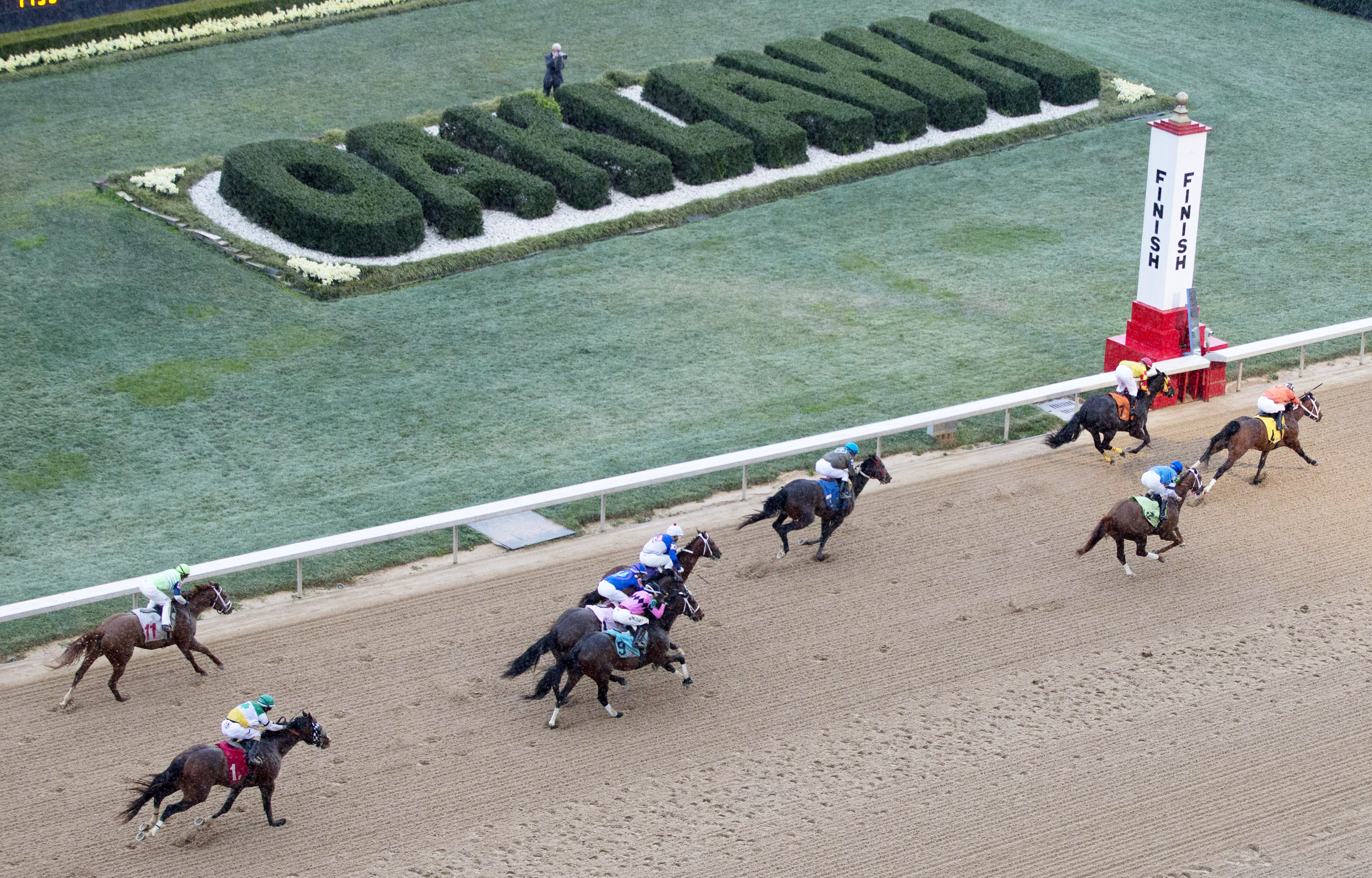 Dirt racing at Oaklawn Park