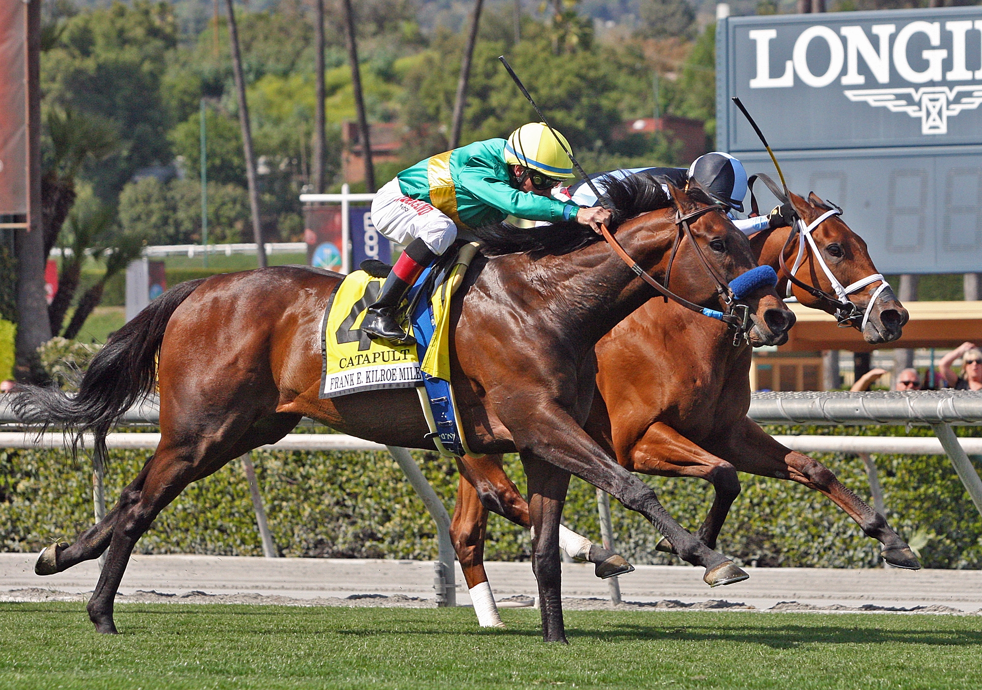 Catapult (left) finishes second to Ohio in the 2019 Kilroe Mile