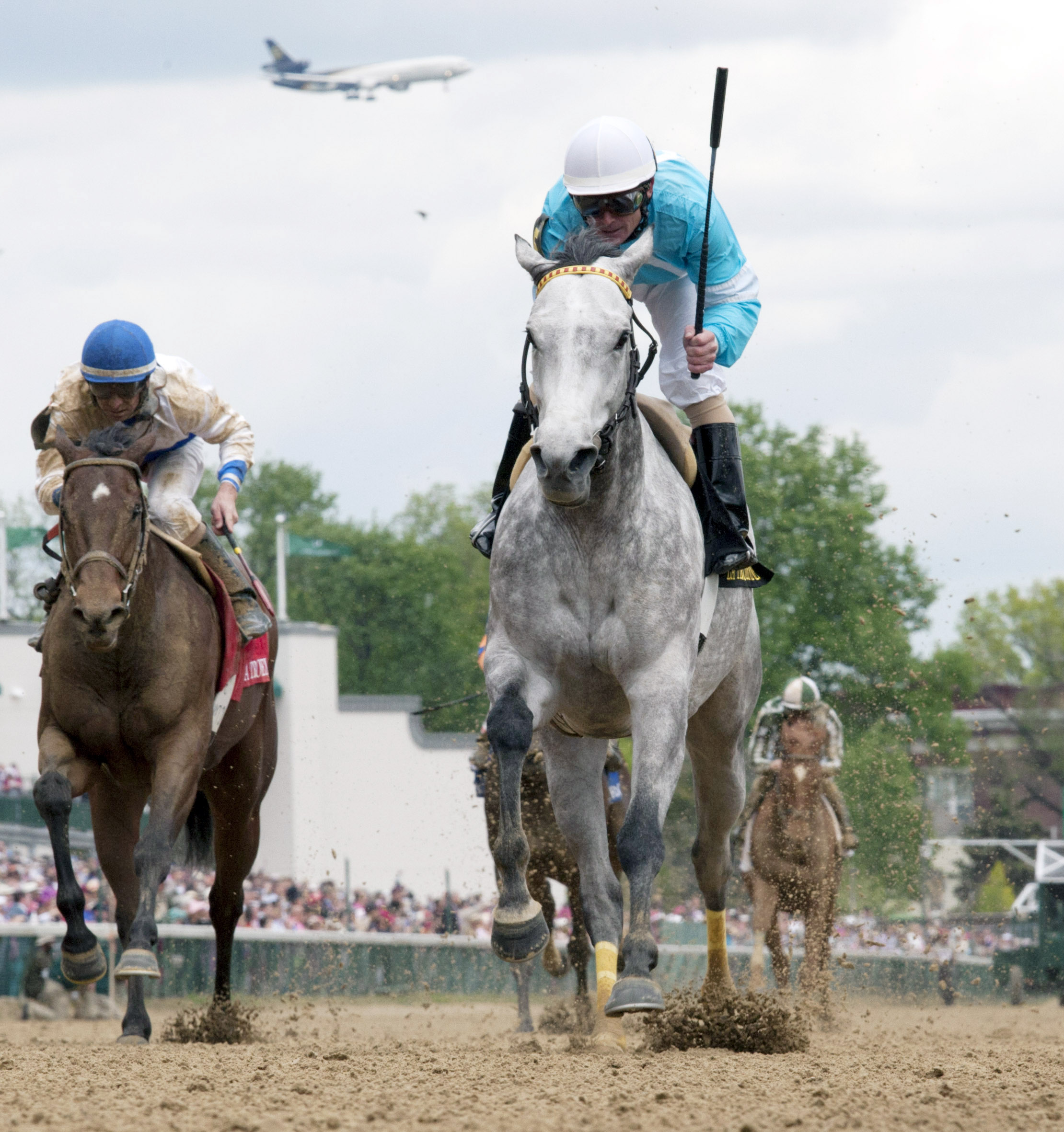 On Fire Baby wins the La Troienne
