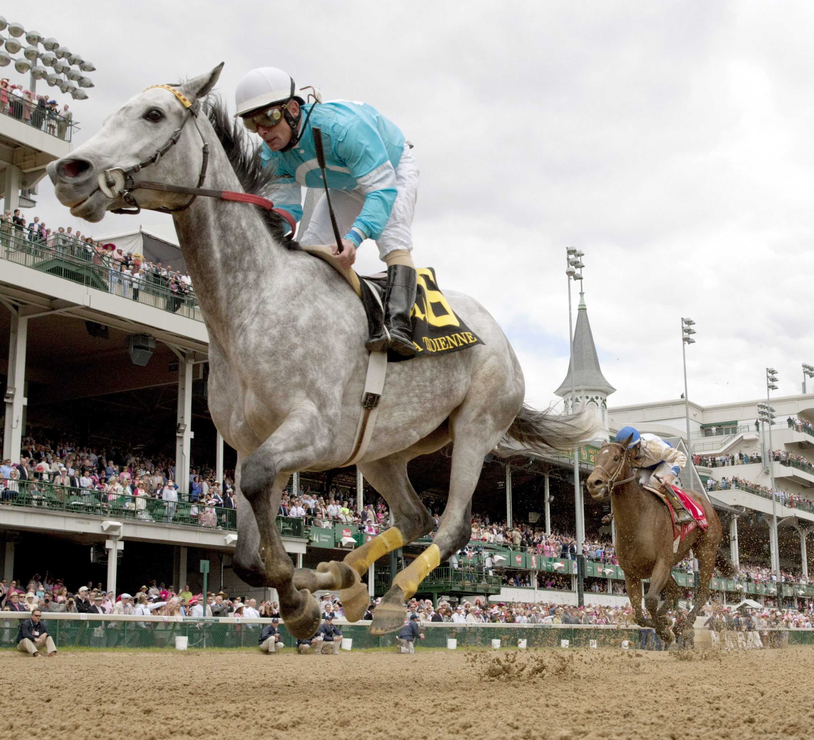 On Fire Baby wins the La Troienne