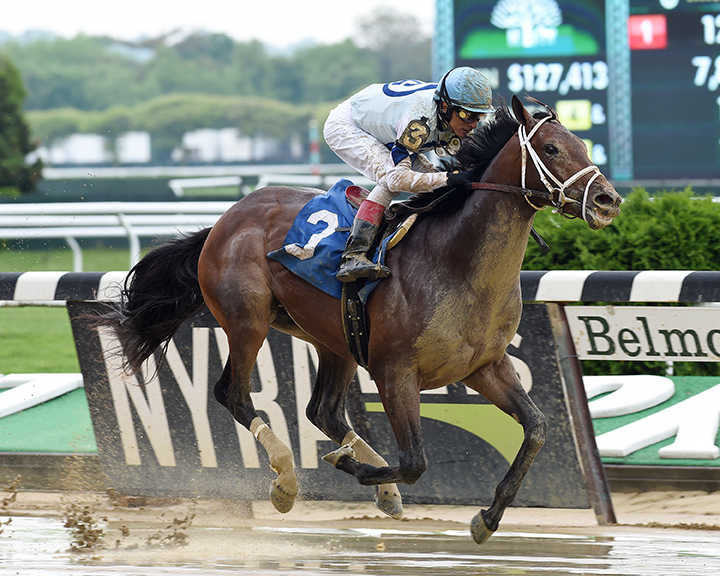 Outshine wins a May 17 maiden race