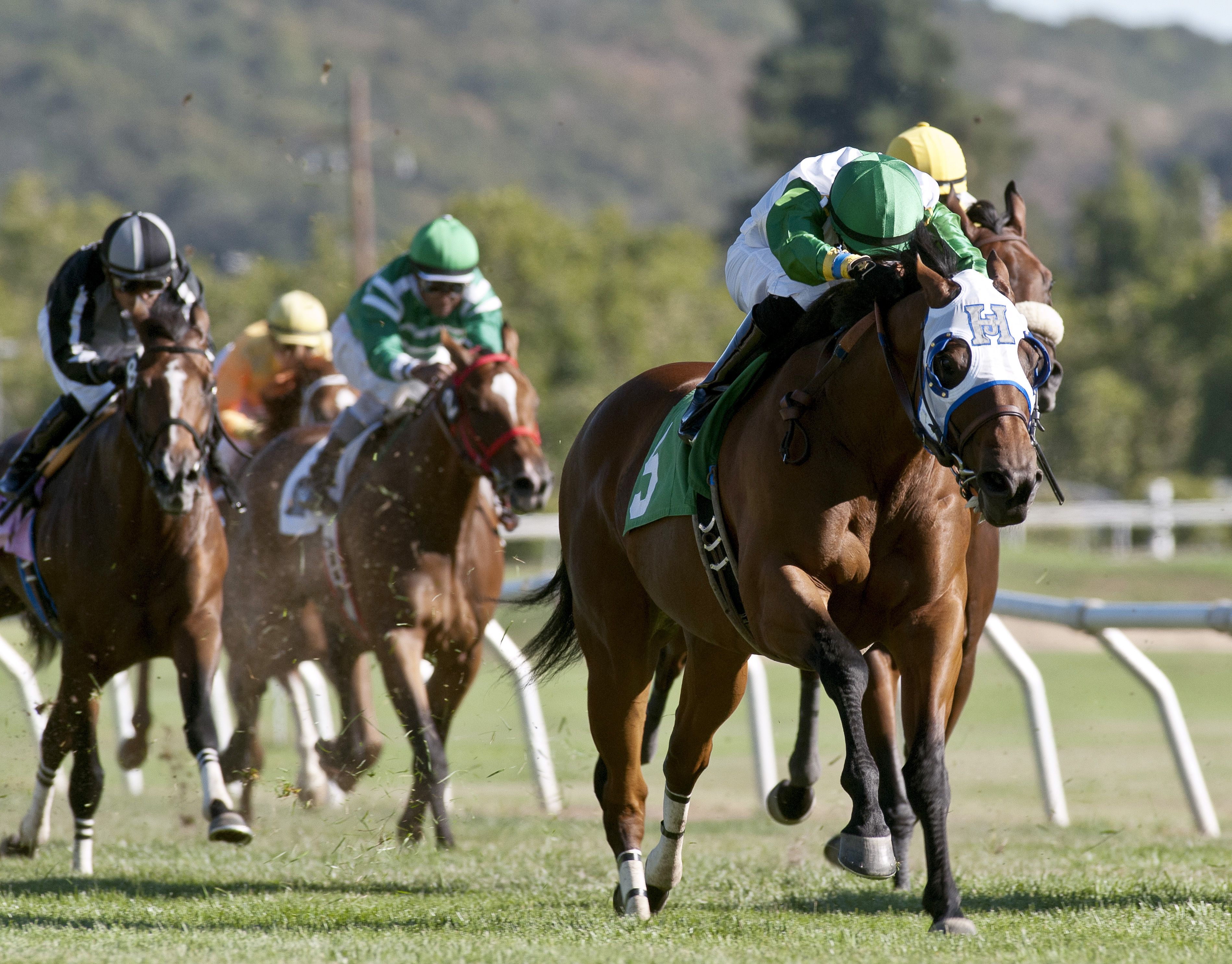 Outside Nashville wins the 2015 Joseph T. Grace