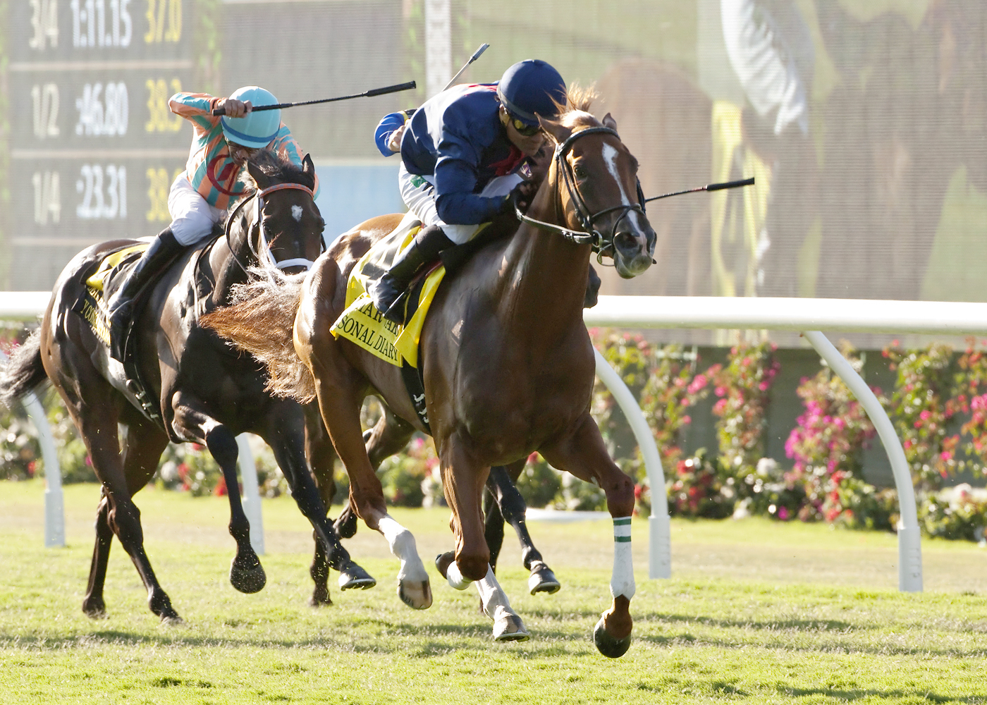 Personal Diary wins the Del Mar Oaks