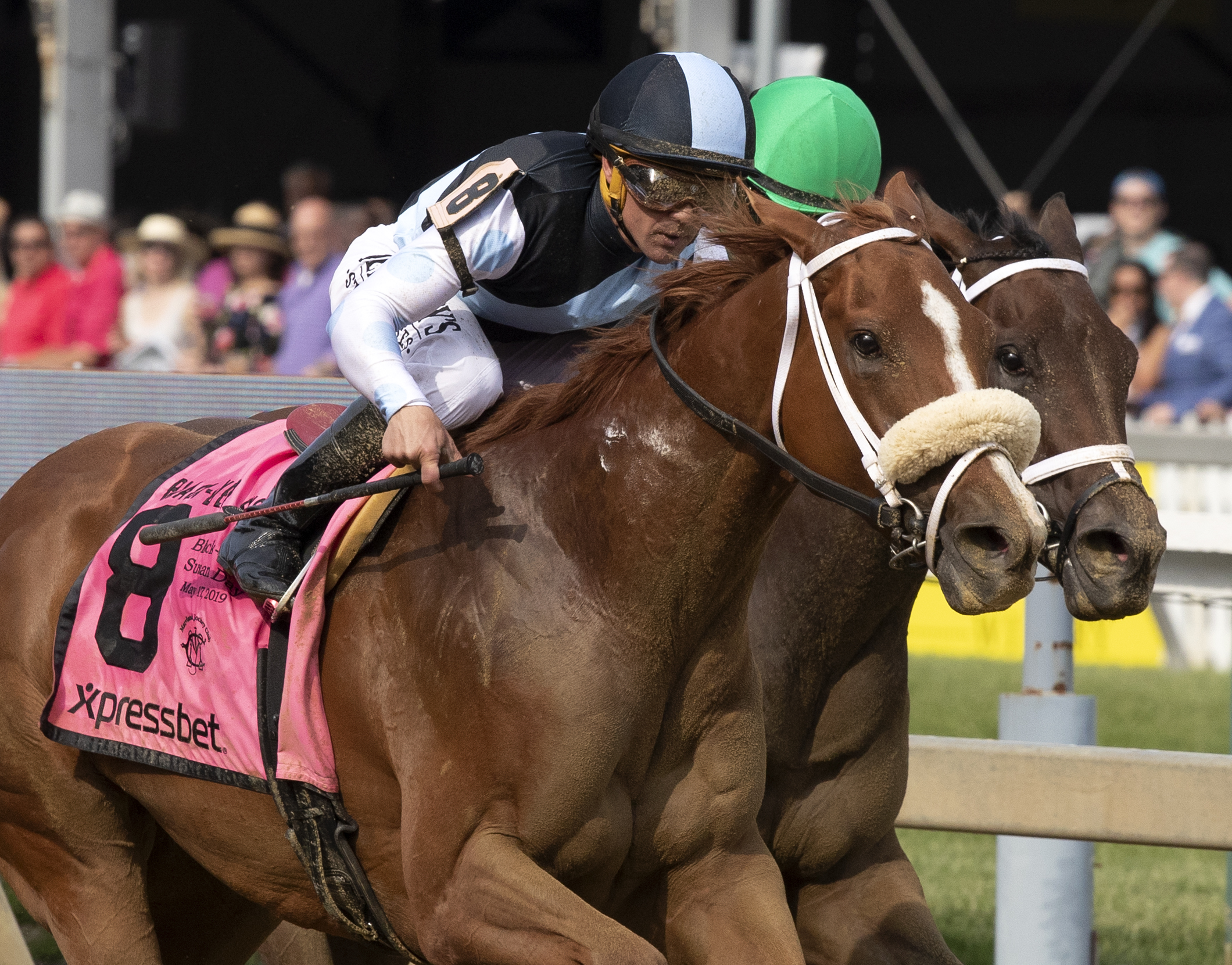 Point of Honor wins the Black-Eyed Susan at Pimlico