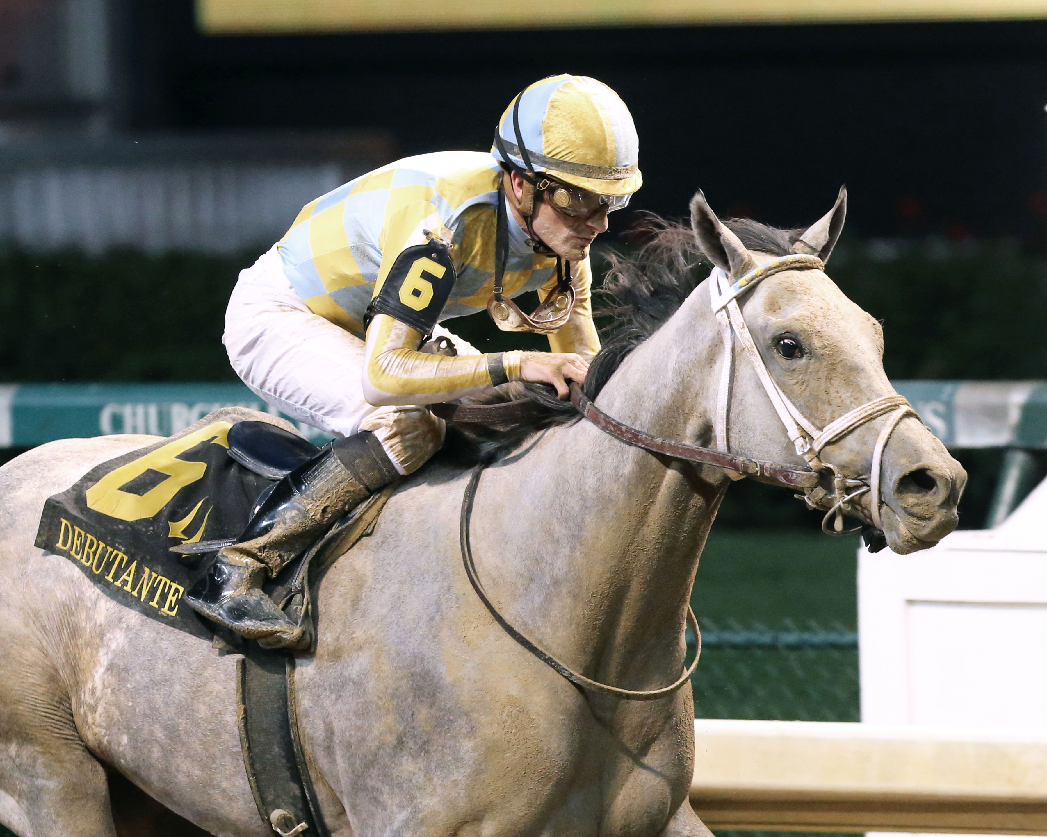 Pretty City Dancer wins the Debutante