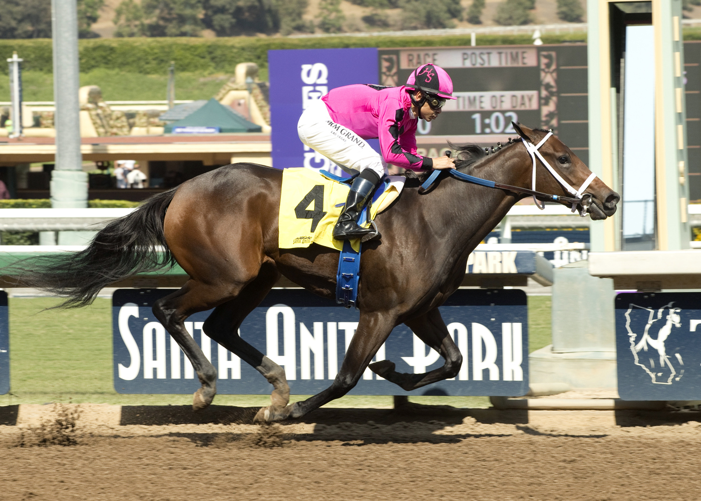 Princess Karen wins a maiden race