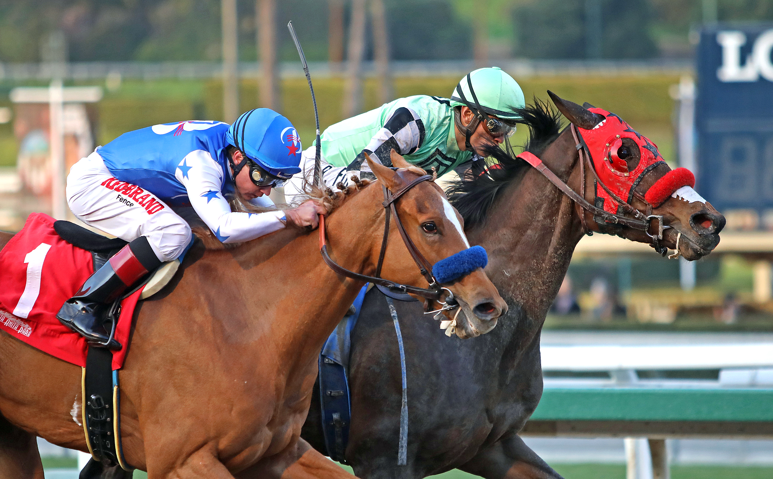 Queen Bee to You (inside) defeats Der Lu in the 2020 La Canada Stakes
