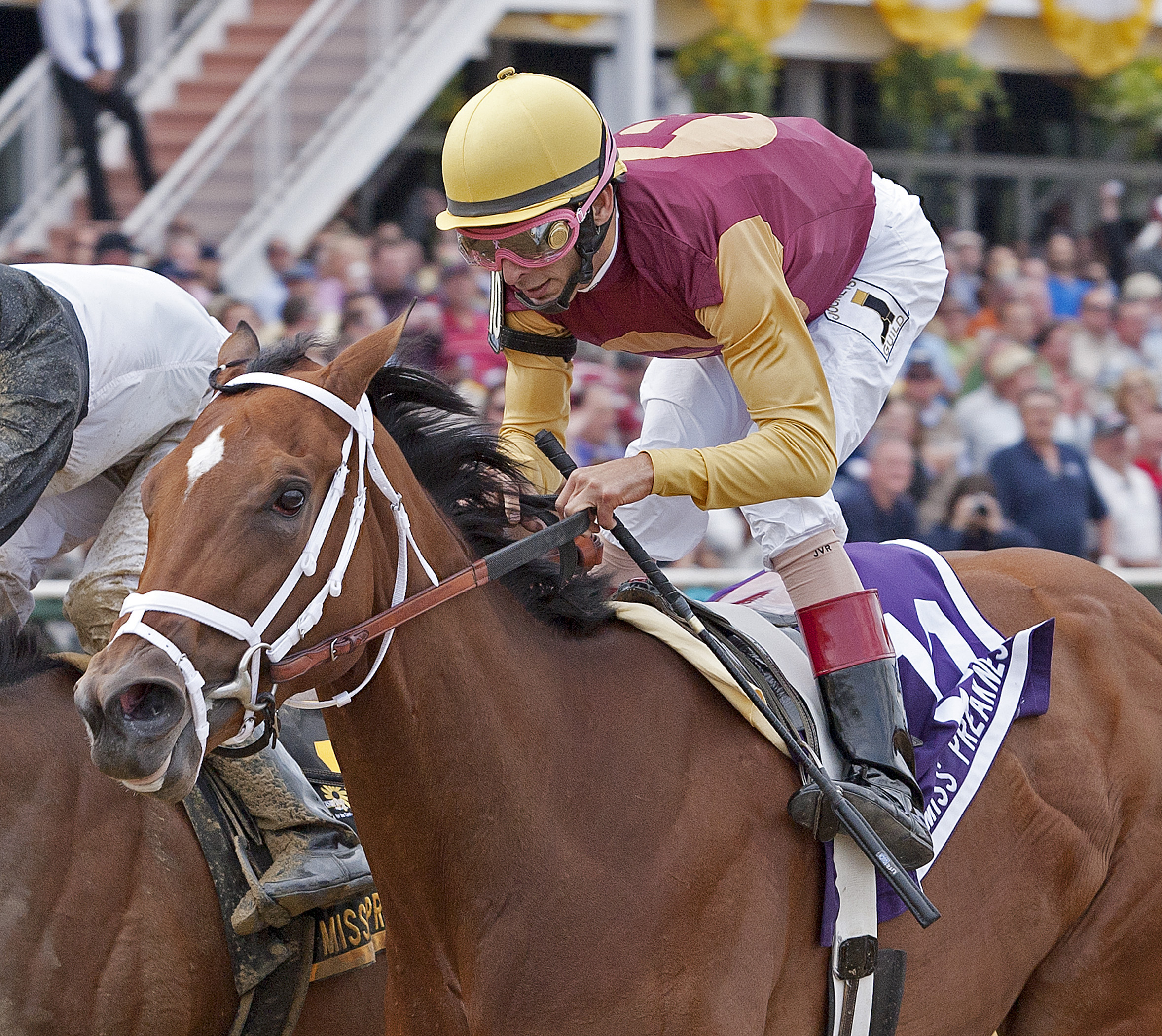 R Holiday Mood/Miss Preakness