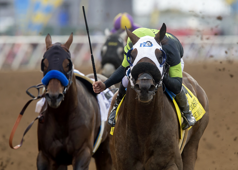 Riderless Drefong outside of eventual Bing Crosby Stakes winner Ransom the Moon on July 29, 2017 at Del Mar.