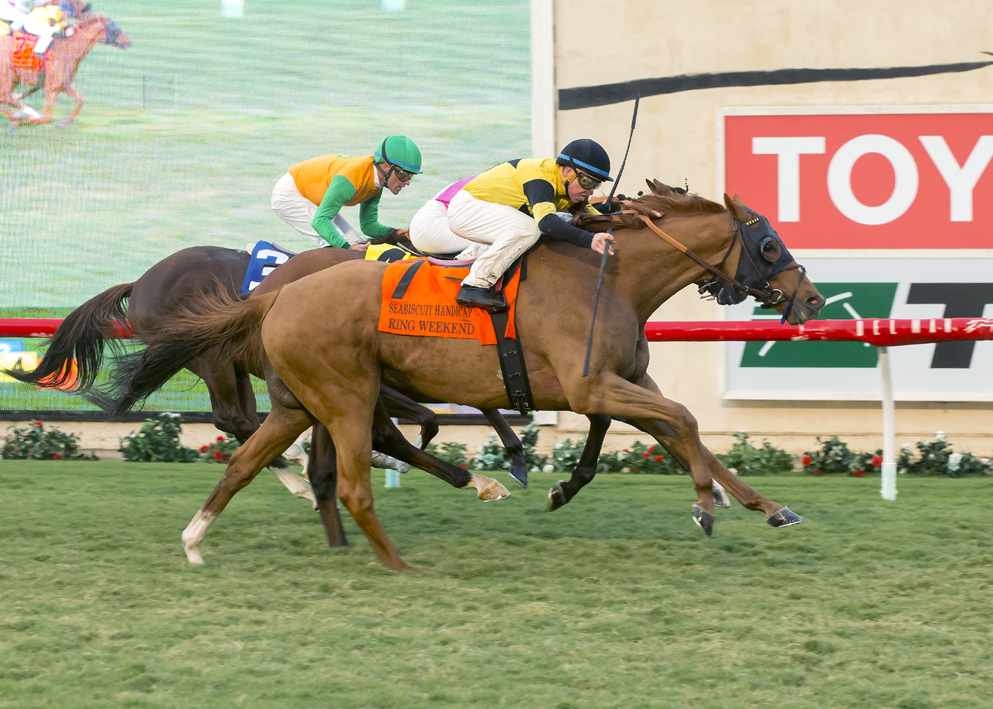 Ring Weekend wins the Seabiscuit Handicap
