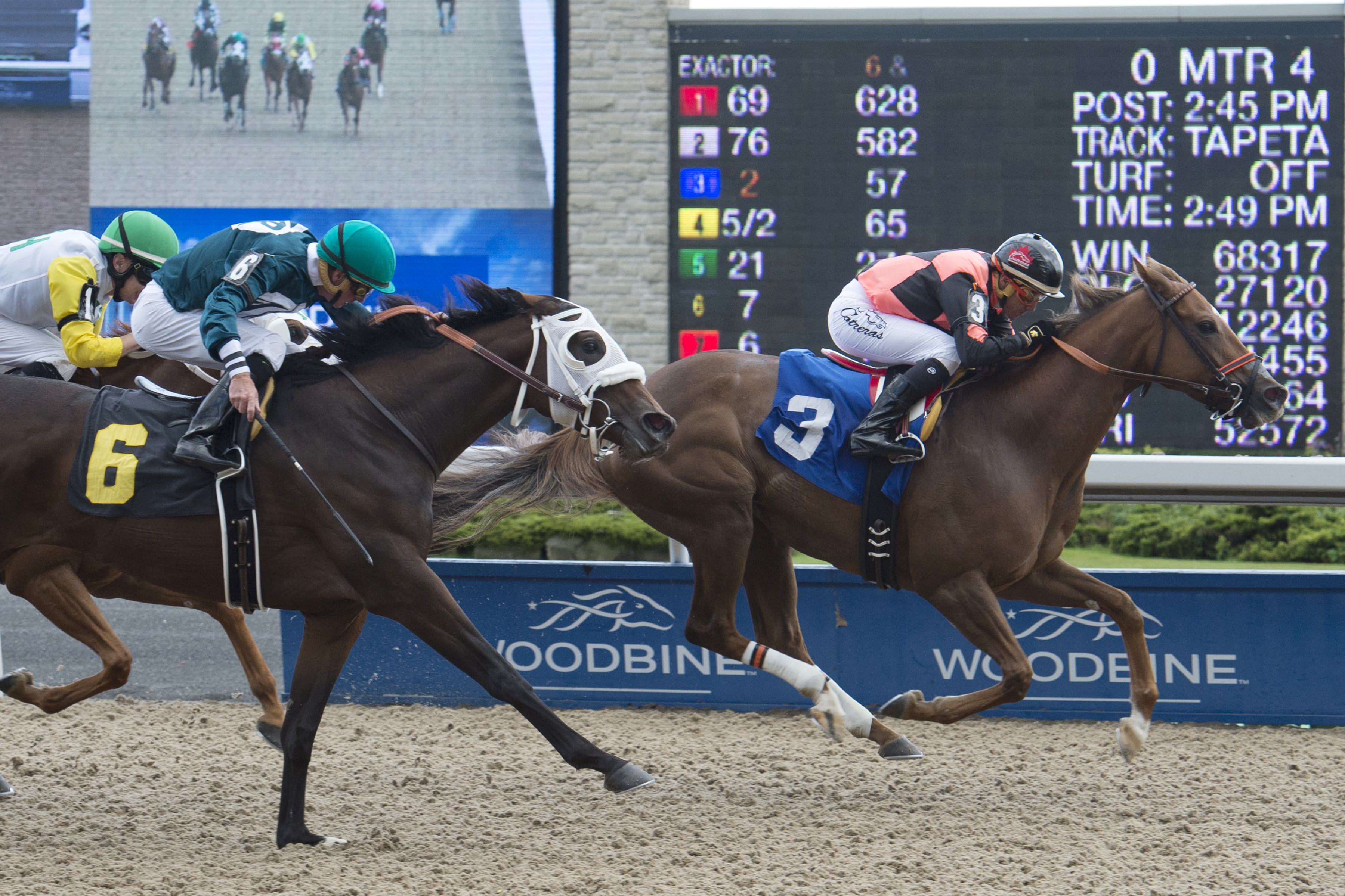 Roxy Red wins a Sept. 29 optional claimer