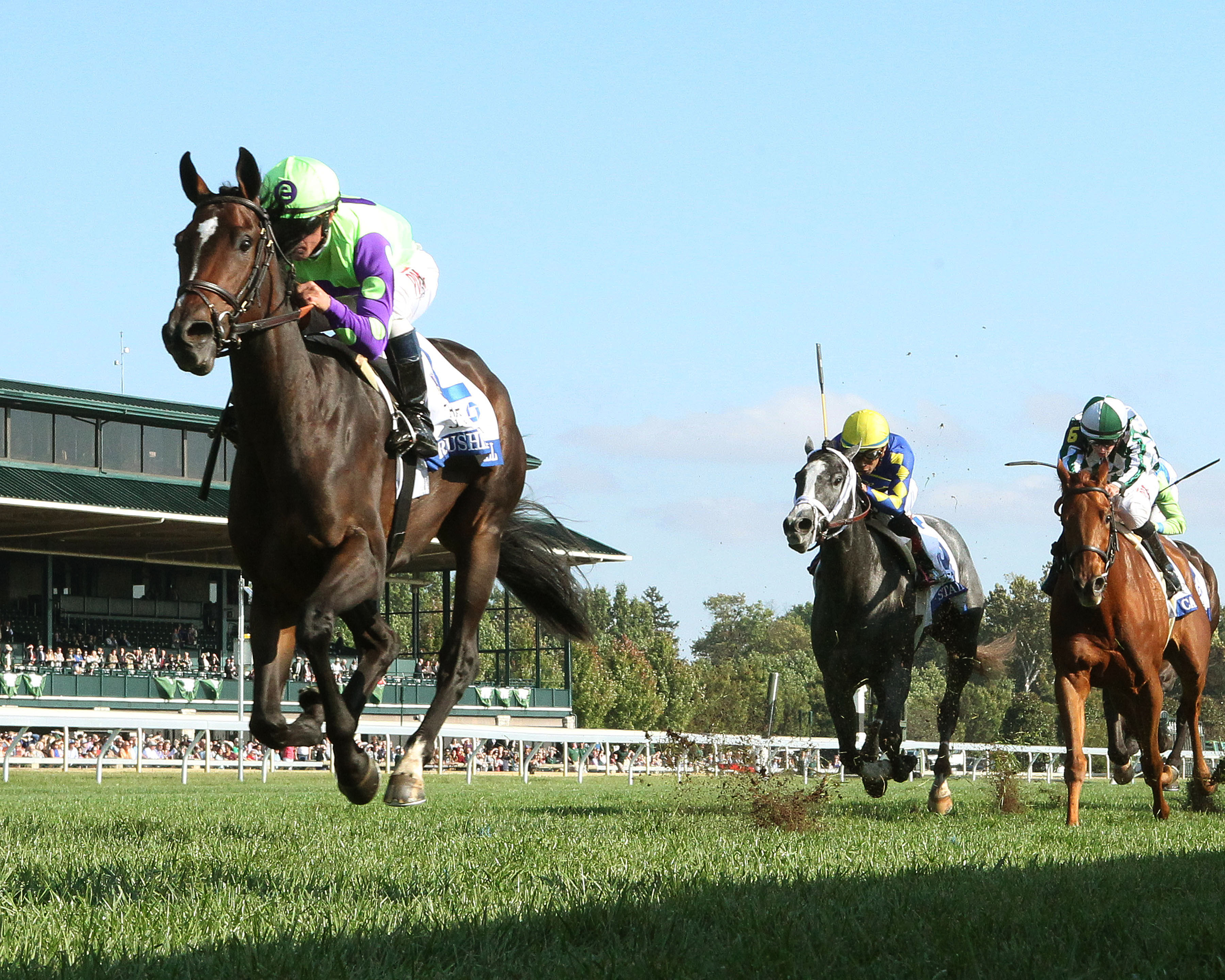 Rushing Fall wins the 2017 Jessamine Stakes