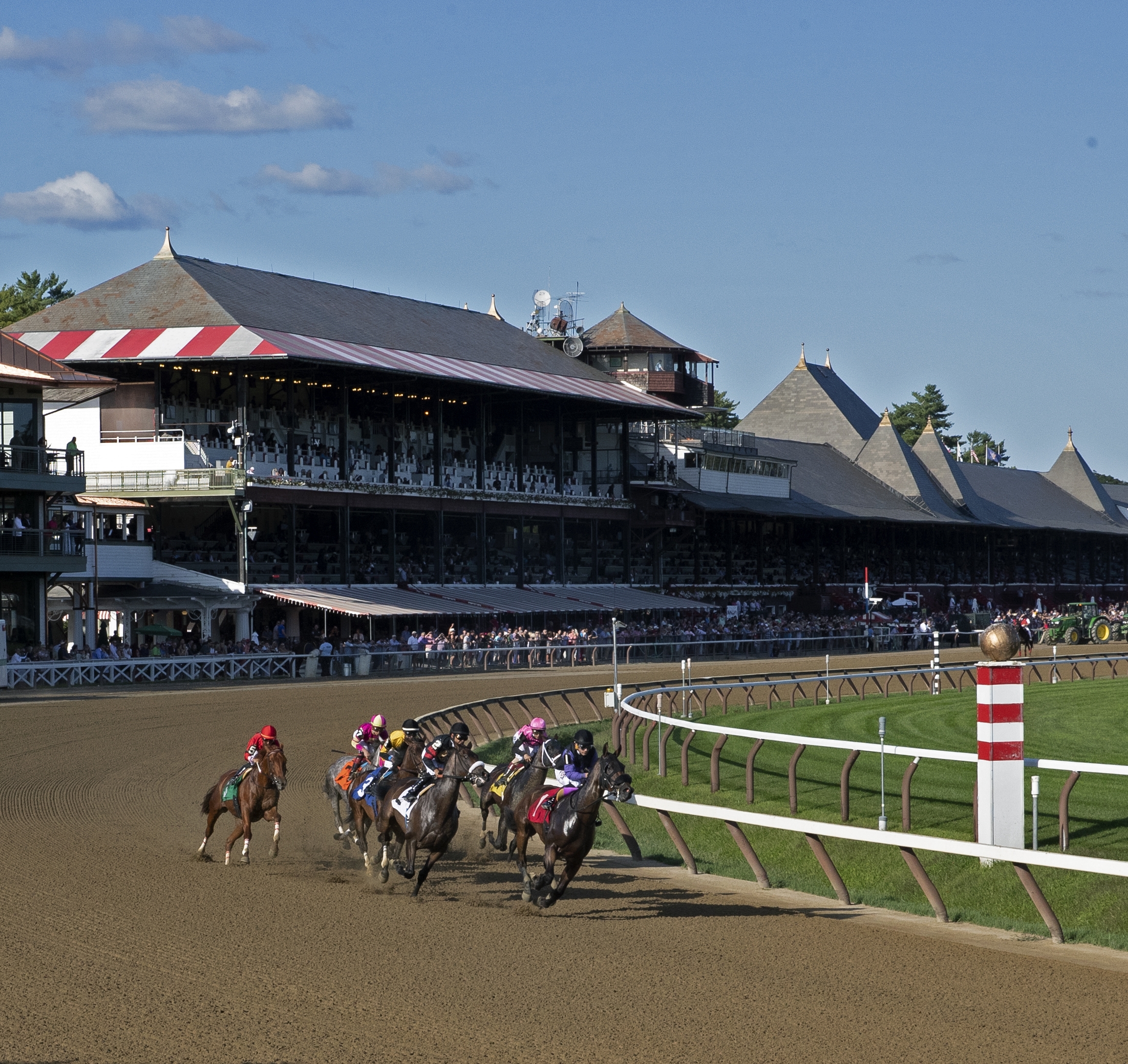 Saratoga first turn scenic 8.25.19 Travers Day