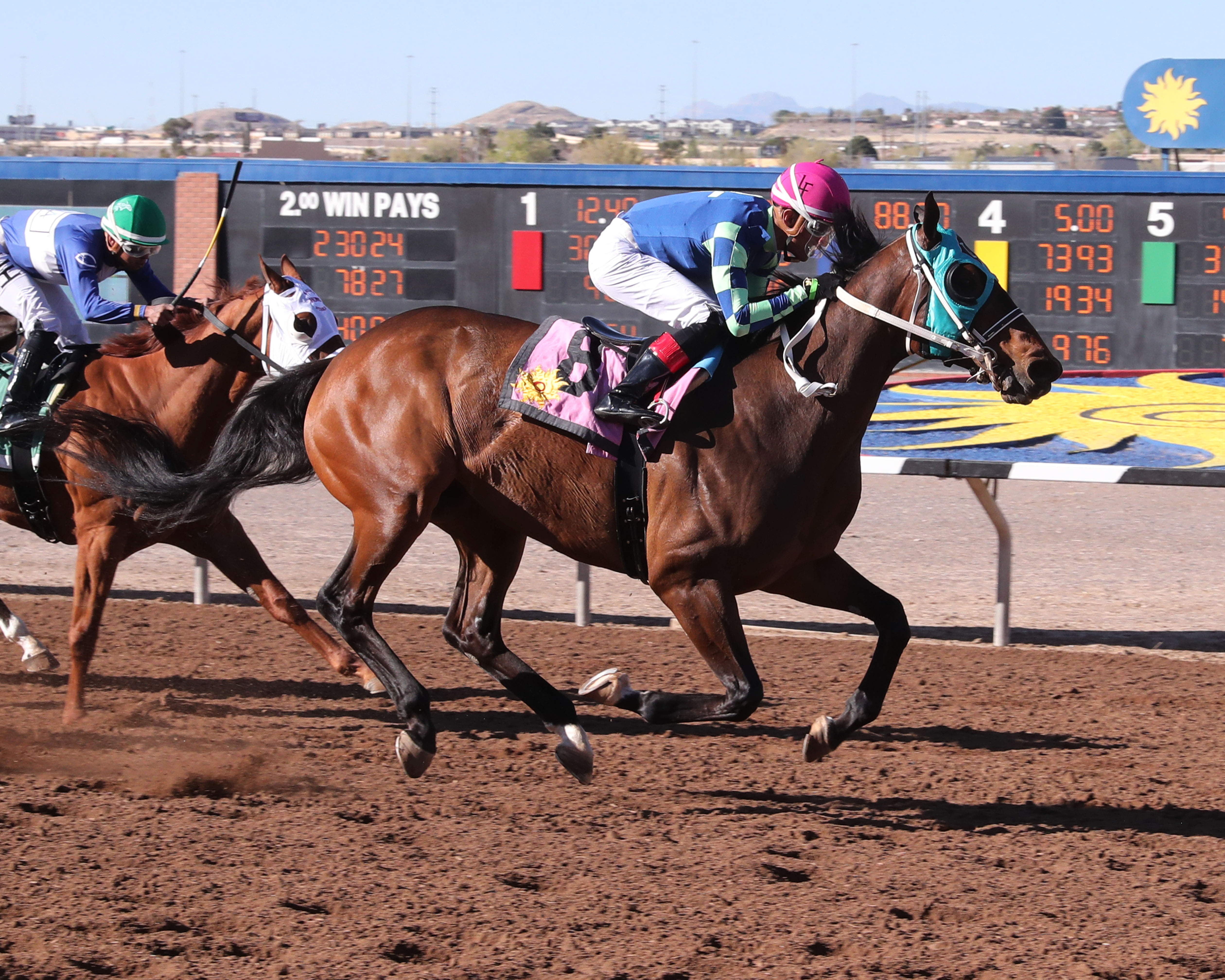 Sheriff Brown wins Sunland Park Handicap - 4-2-2022