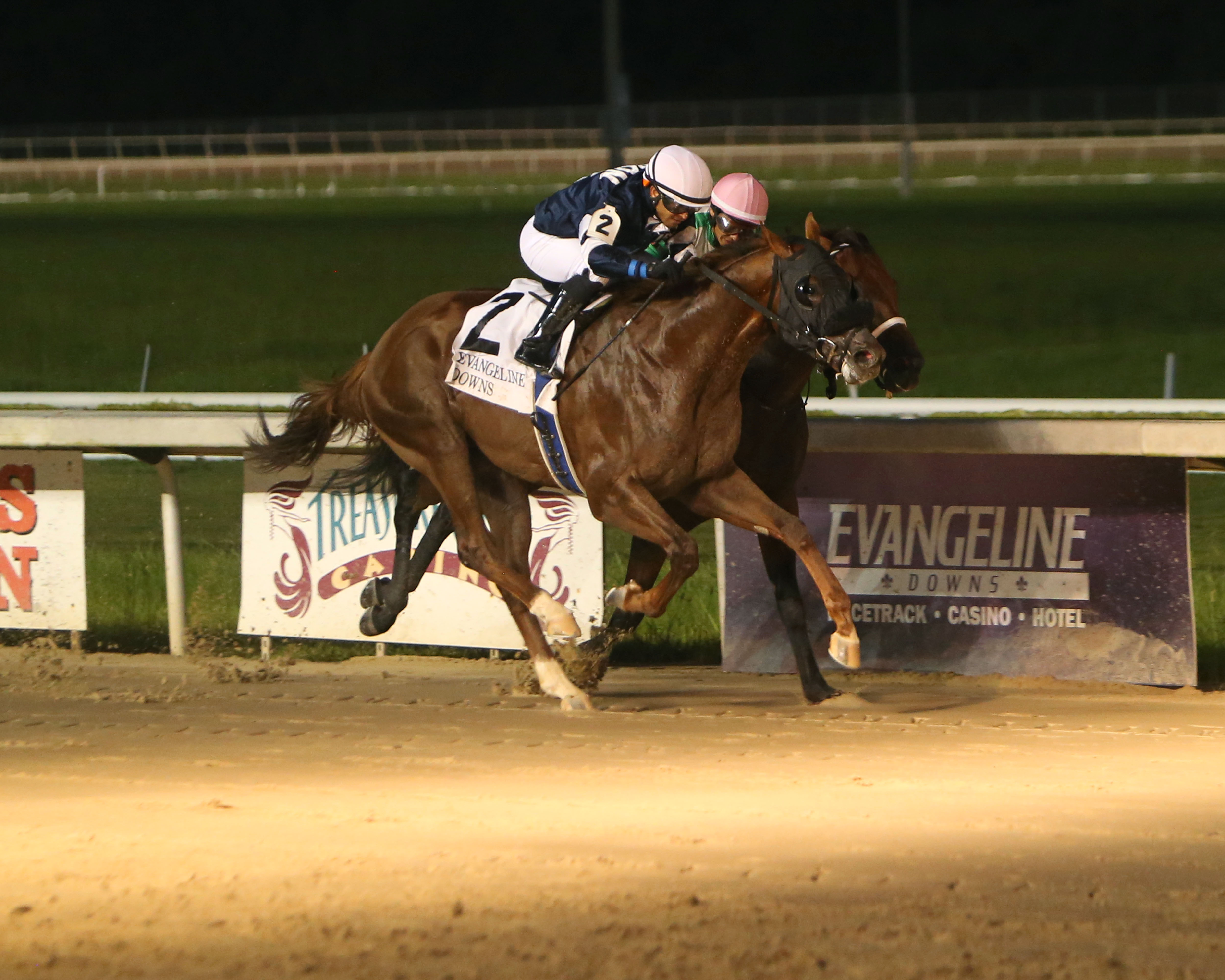 Strong Eagle wins Evangeline Downs Mile 8-6-2022