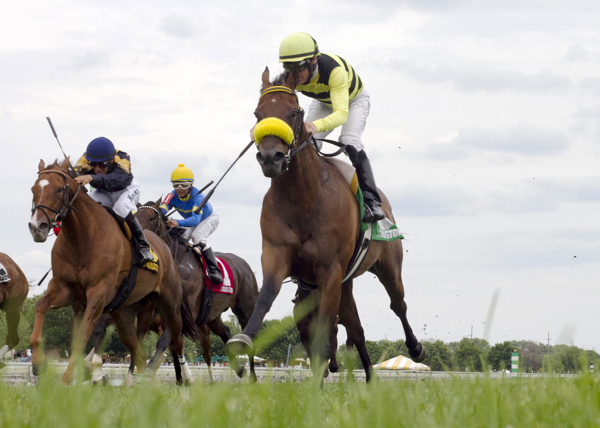 Saint Leon wins the 2014 Arlington Sprint