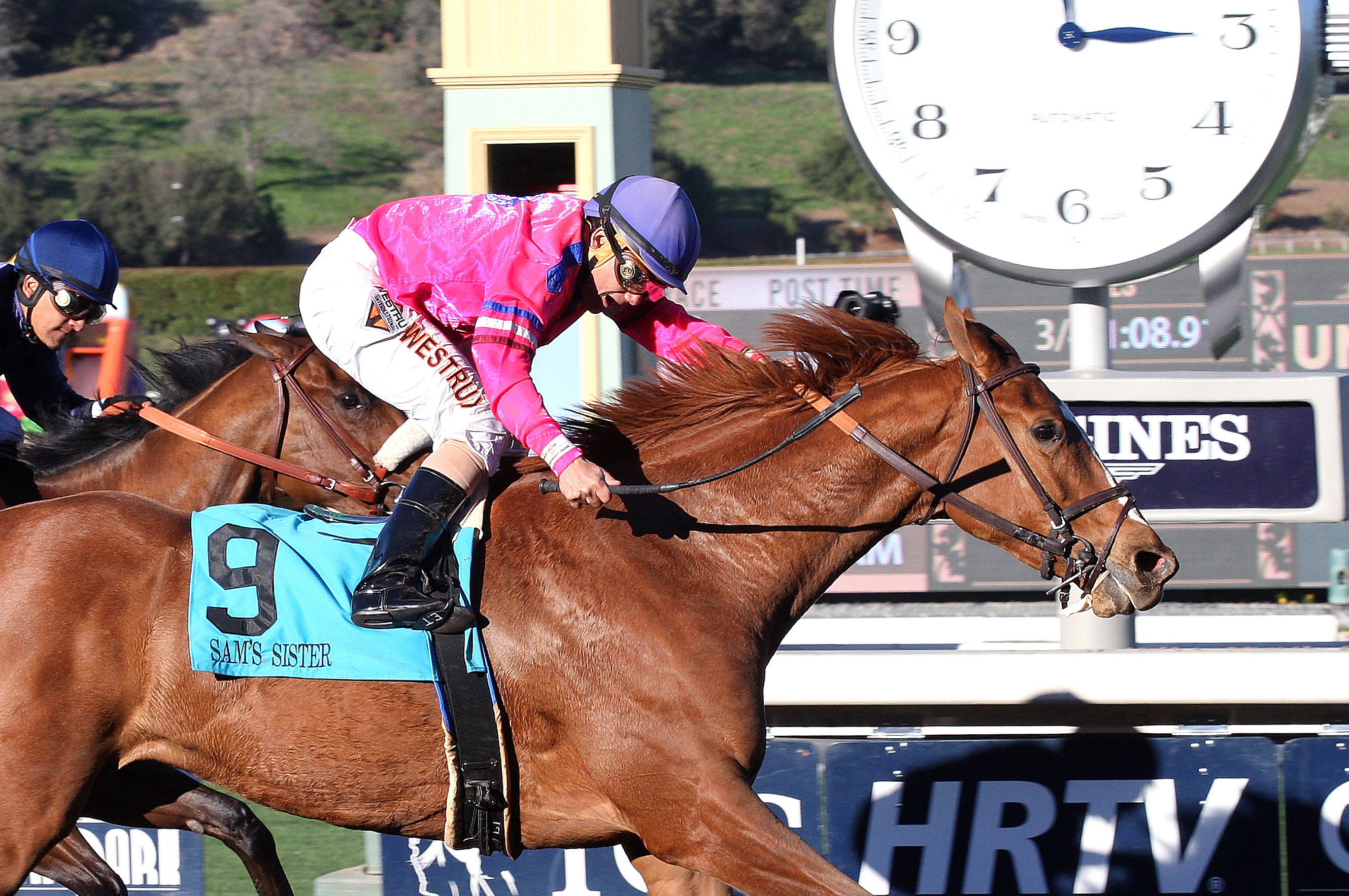 Sam's Sister wins the La Brea
