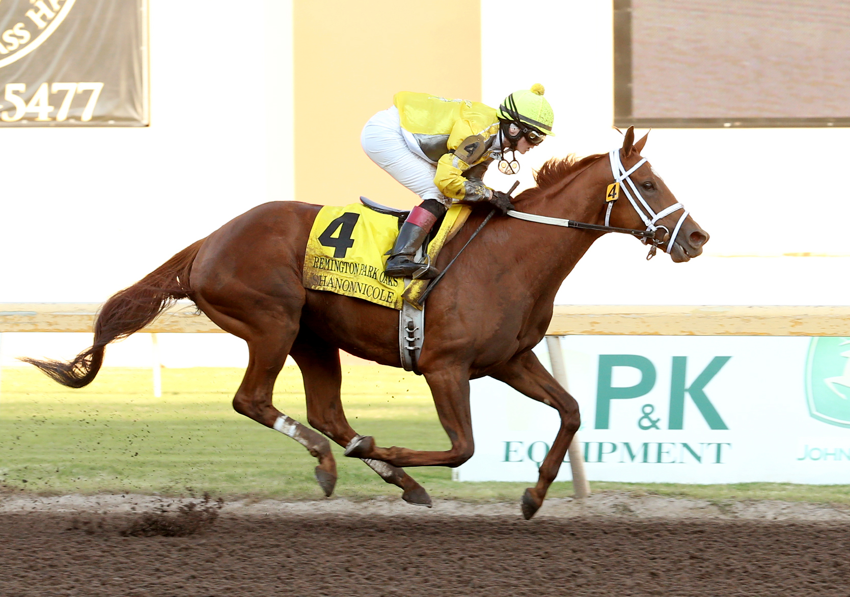 Shanon Nicole wins the Remington Park Oaks