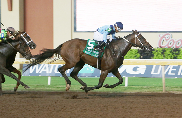 She-s a Julie wins the 2018 Remington Oaks