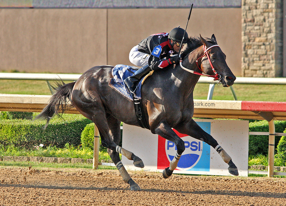 Shotgun Kowboy wins the Lone Star Handicap