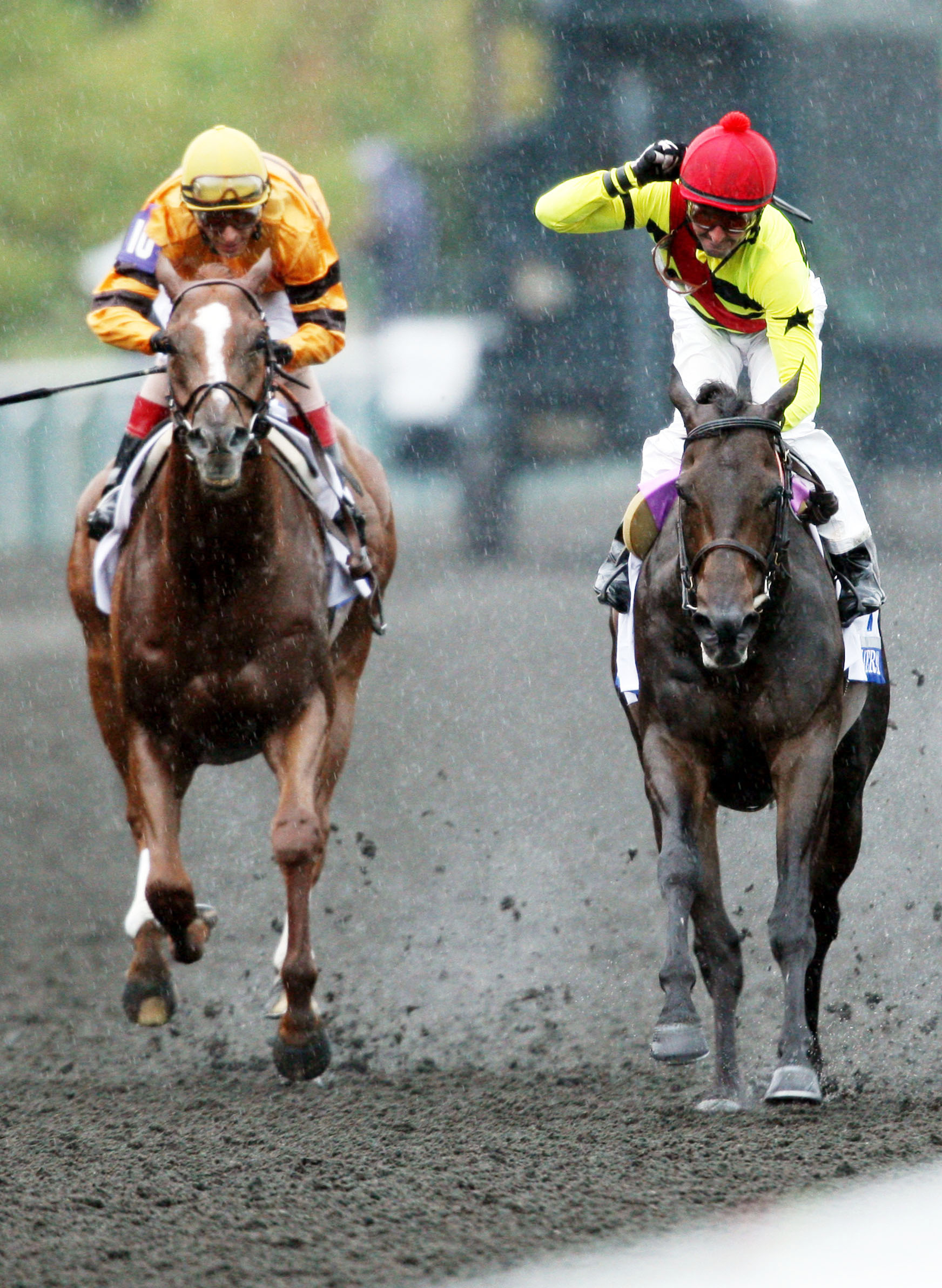Silver Max beats Wise Dan in the Shadwell Mile