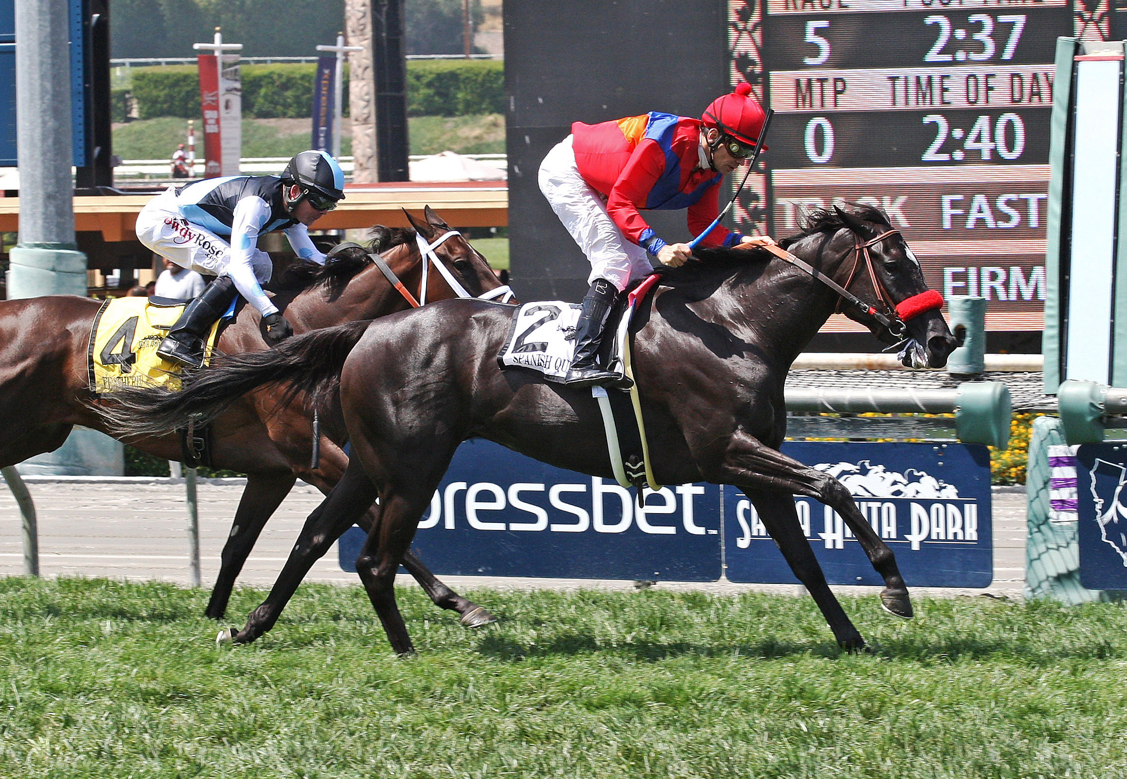 Spanish Queen wins the American Oaks