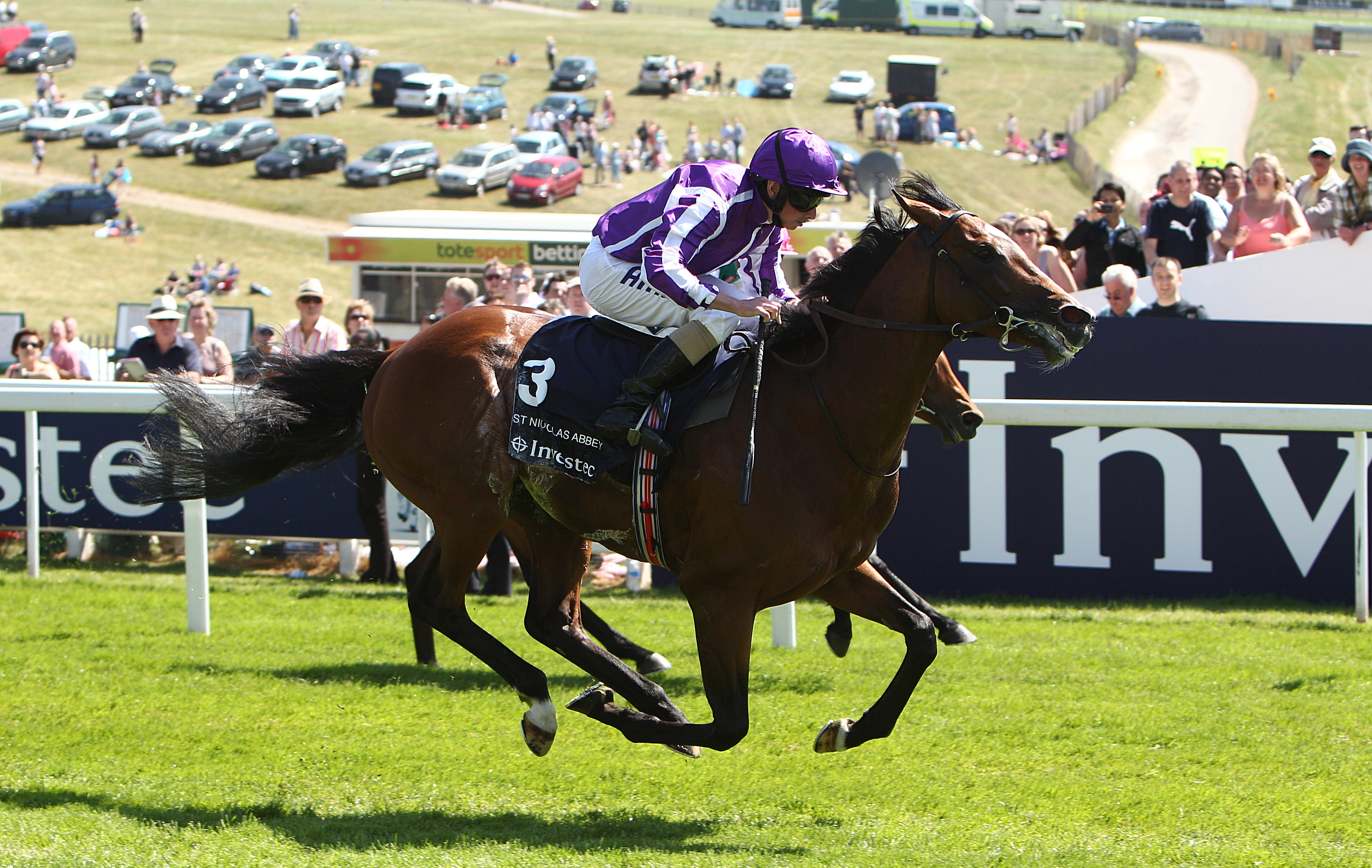 Arc de Triomphe: St Nicholas Abbey has shot at upsetting stablemate Camelot