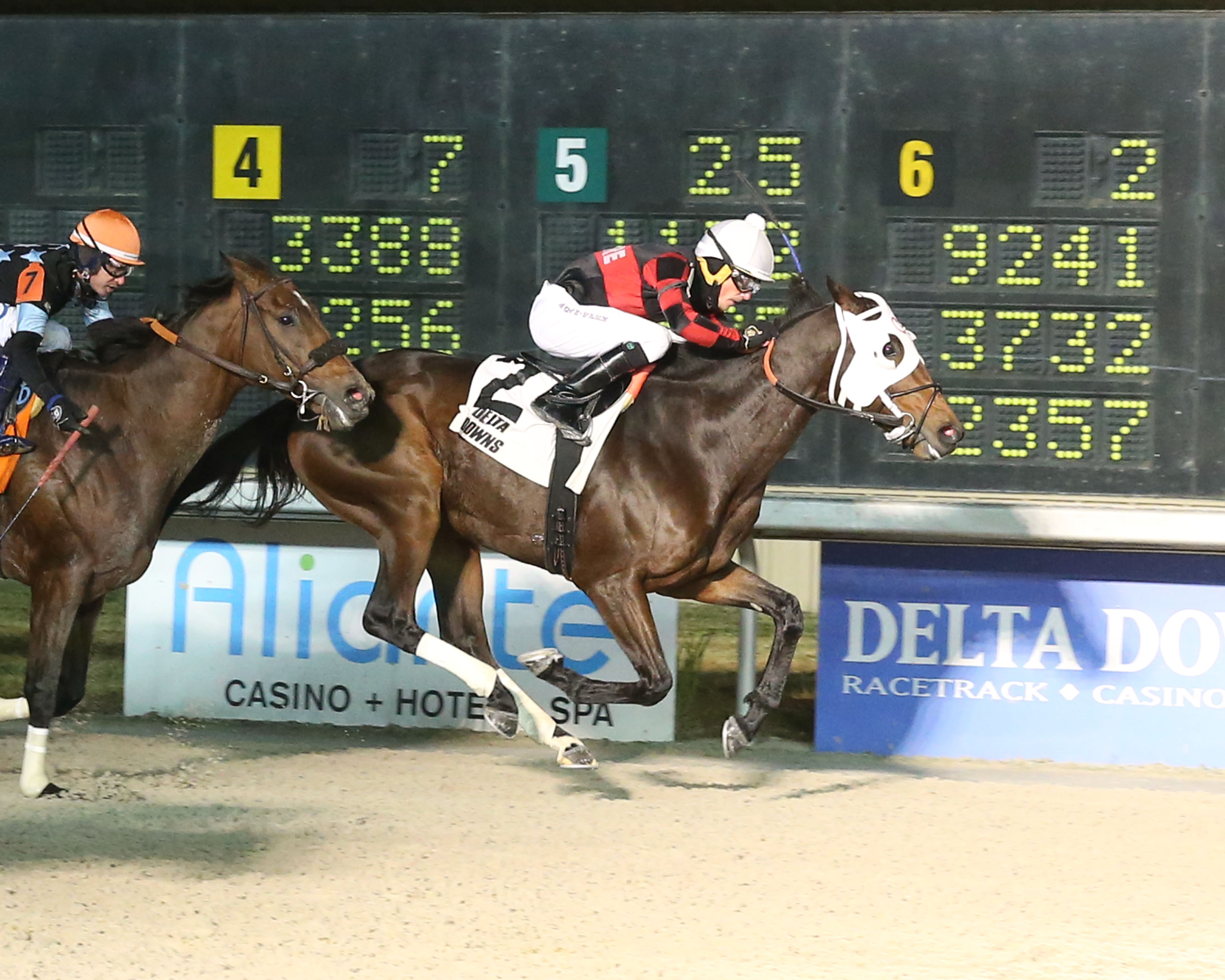 Stephen-s Answer wins the 2019 Delta Downs Mile