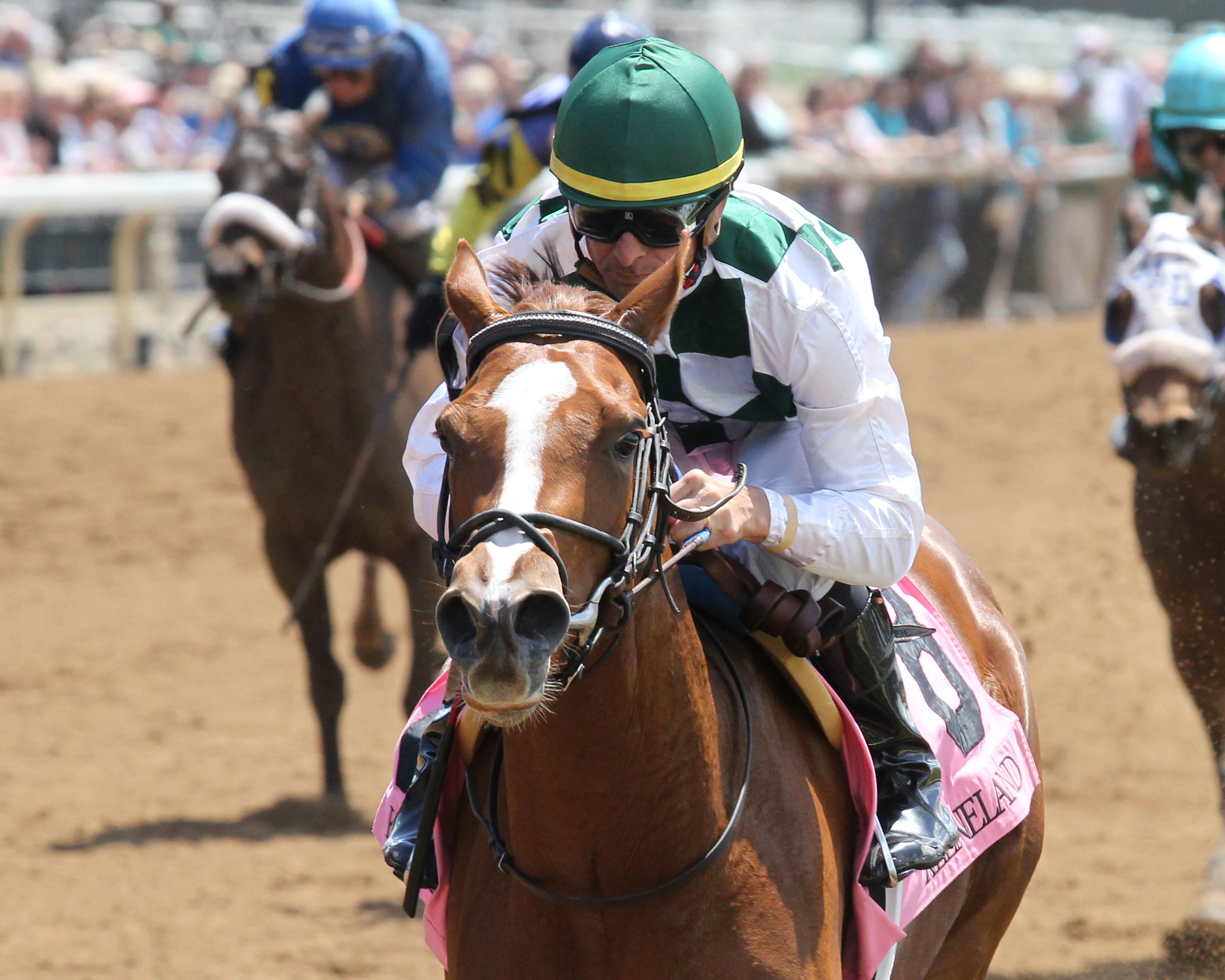 Sunny Skies wins a maiden race at Keeneland