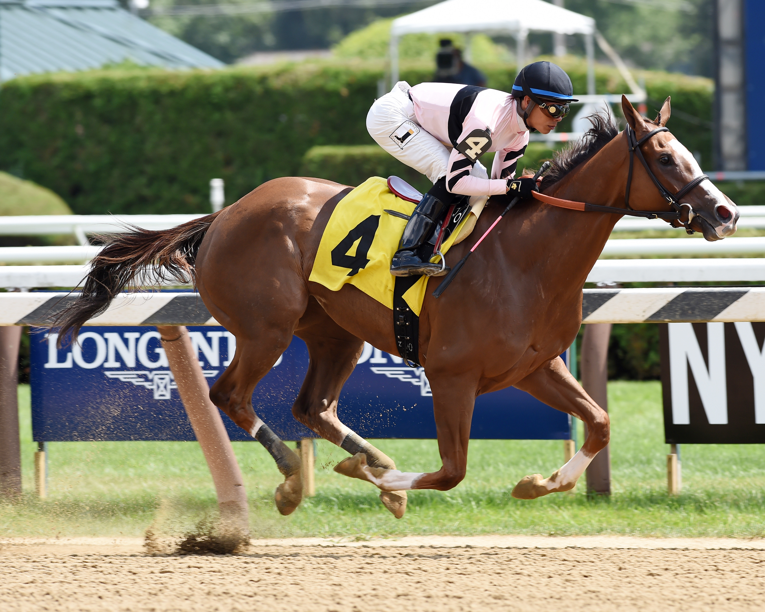 Sunset Ridge wins an Aug. 9, 2017 allowance by 16 3/4 lengths