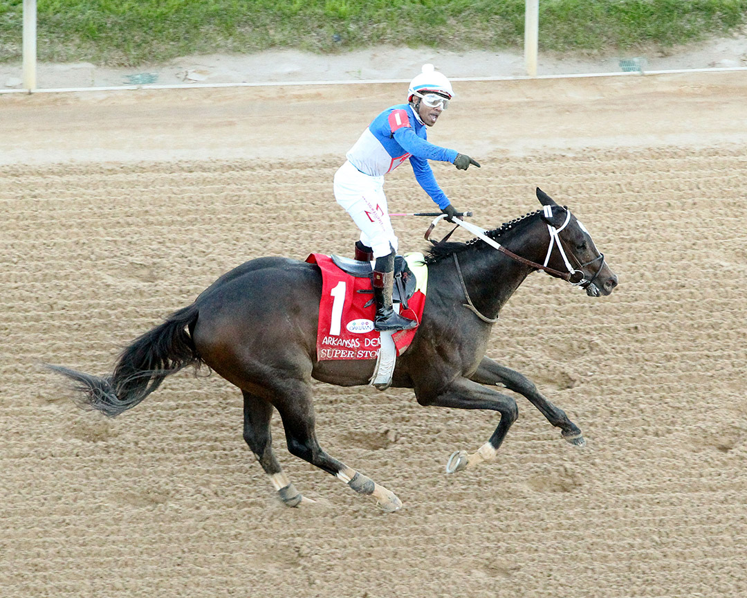 Super Stock wins the 2021 Arkansas Derby at Oaklawn Park