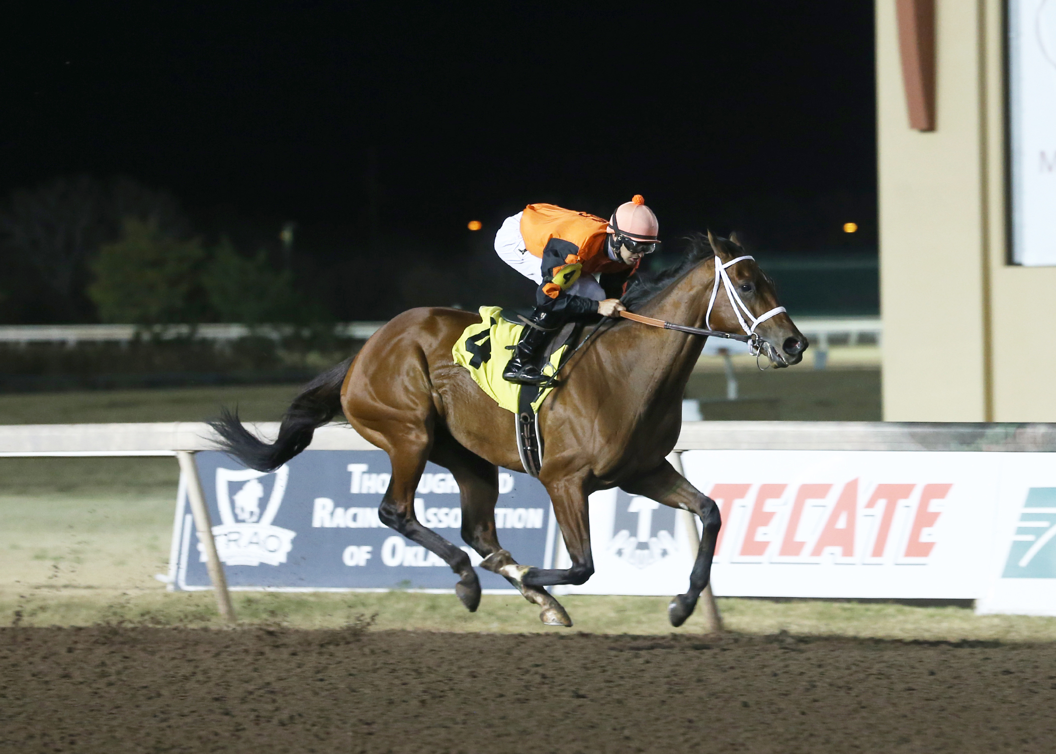 Supermason wins a Dec. 1 allowance race