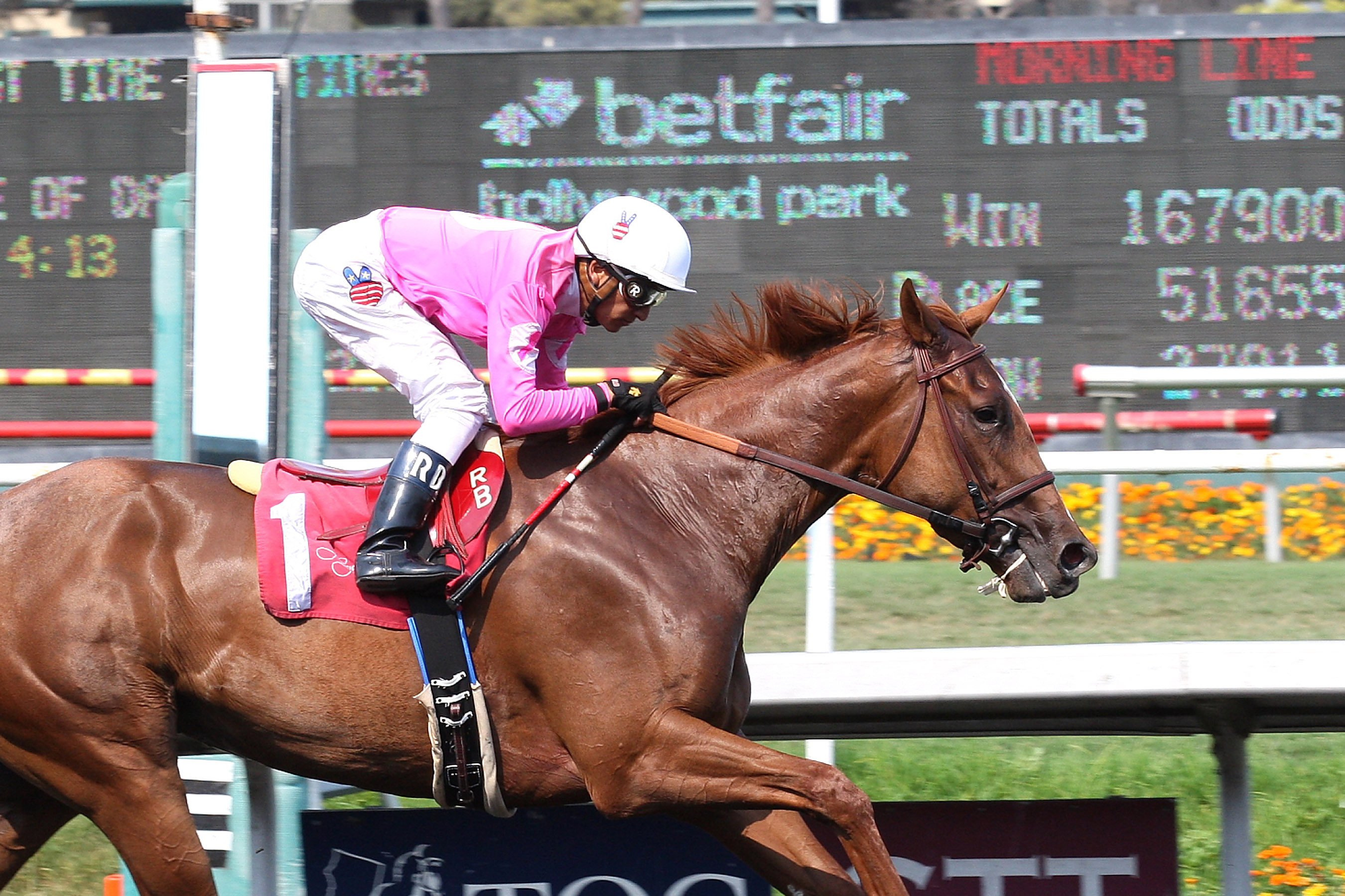 Sweet Lulu, allowance win
