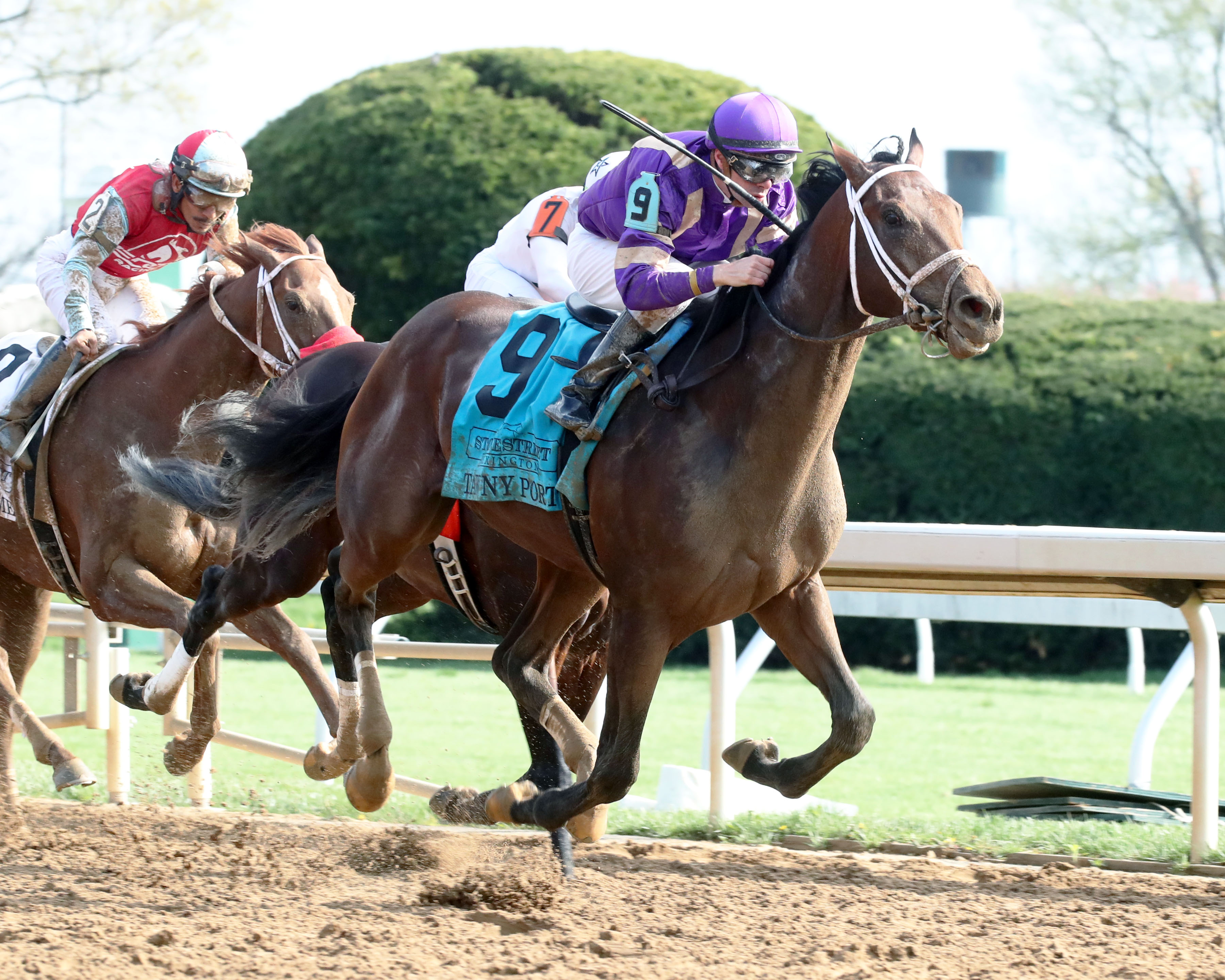 Tawny Port wins Lexington 4-16-2022