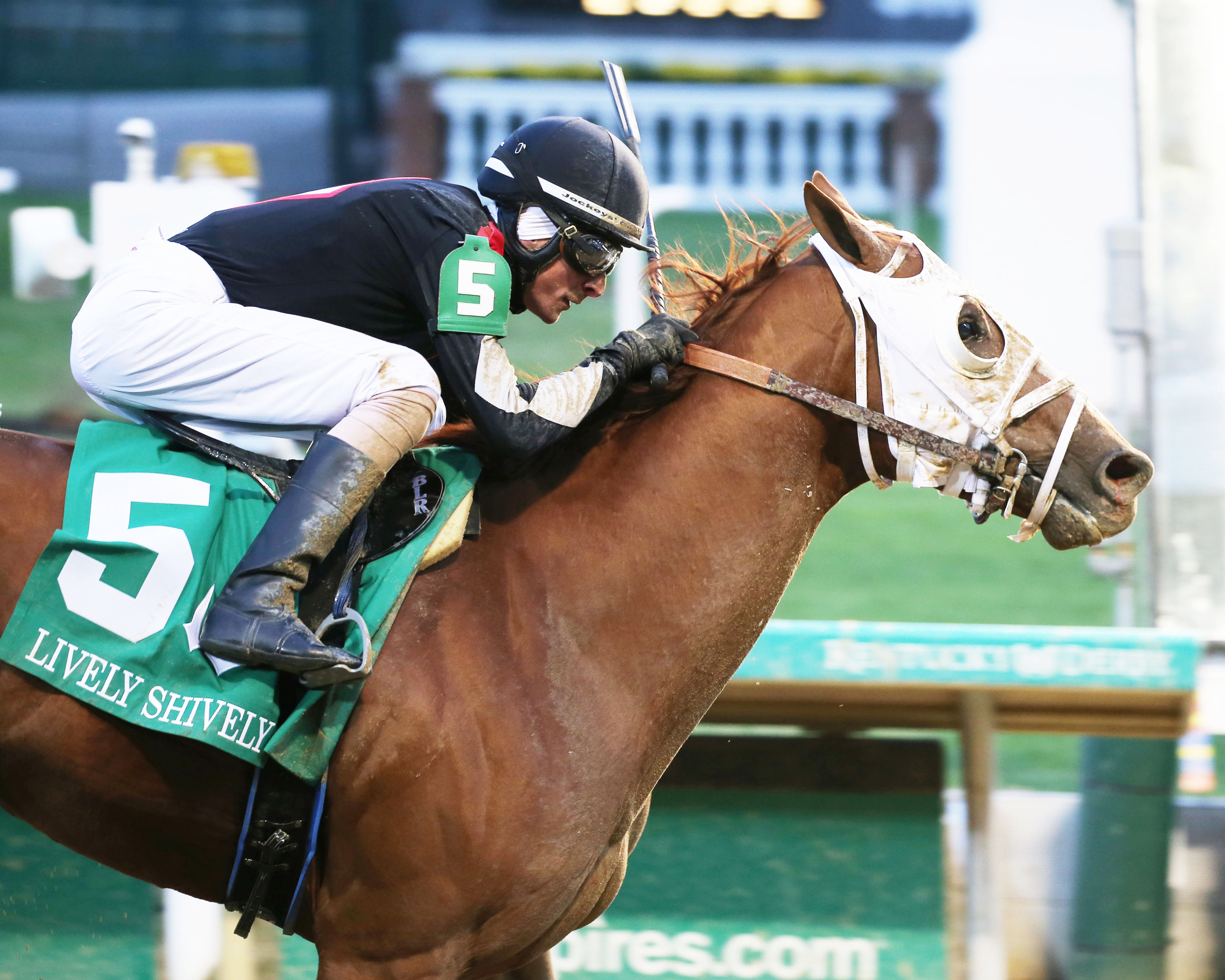 Tejano Twist wins Lively Shively 11-27-2021