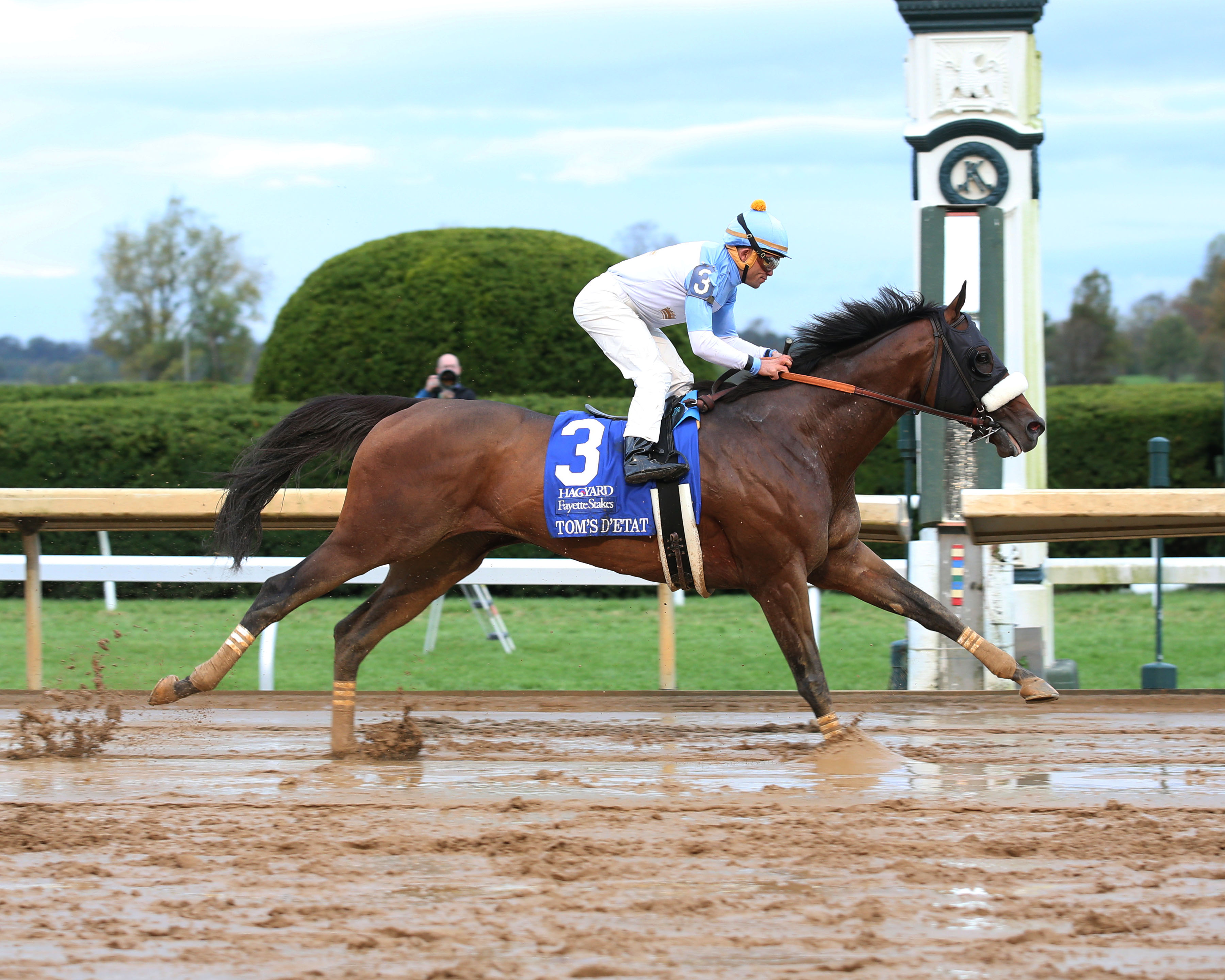 TomsdEtat wins the 2019 Fayette Stakes