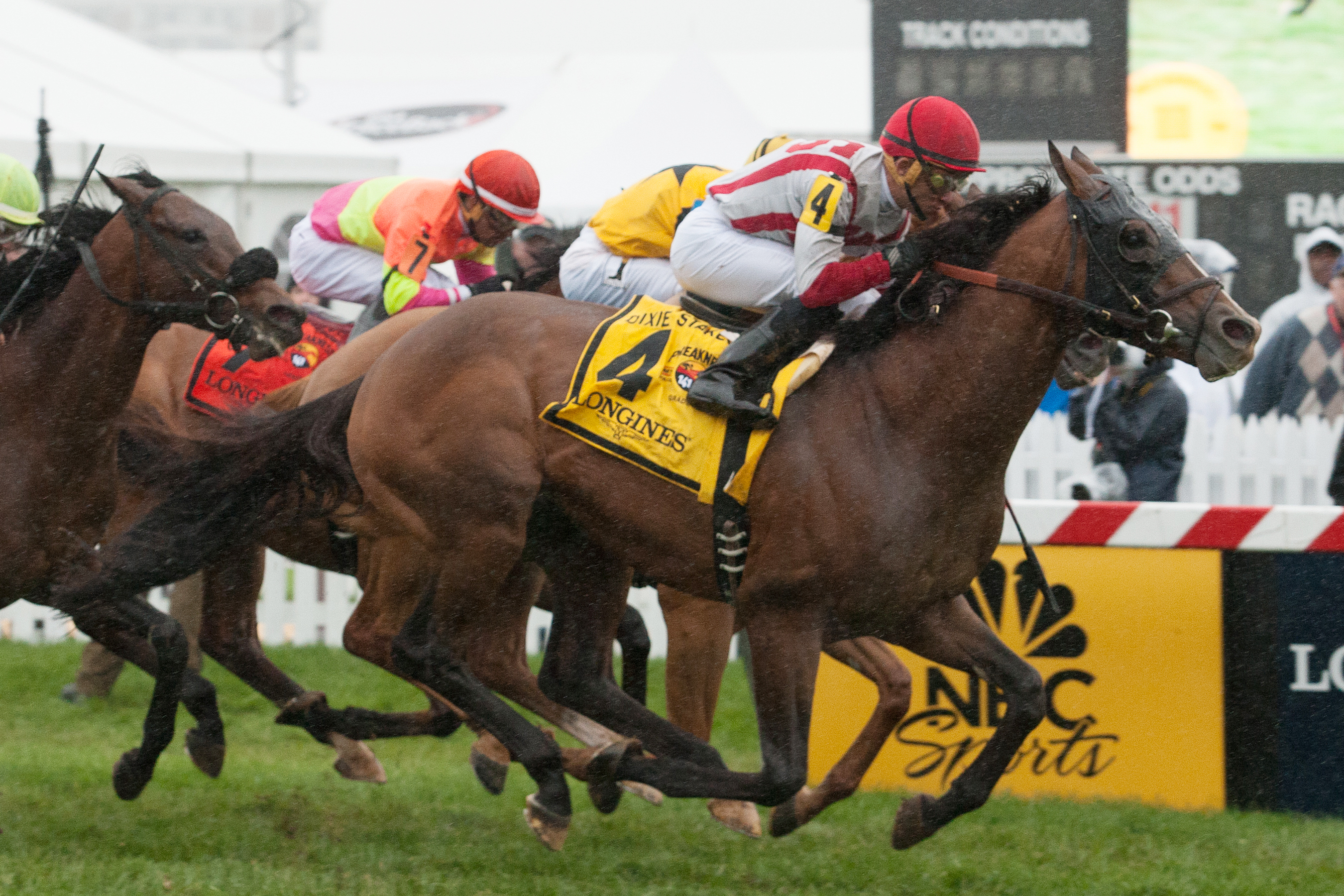Takeover Target wins the Dixie Stakes
