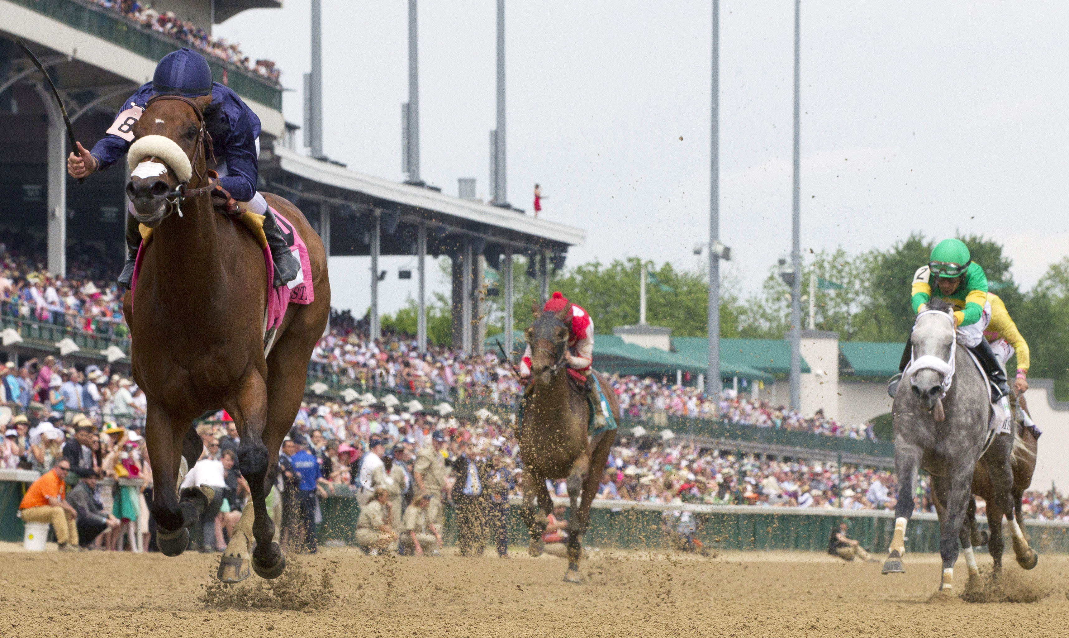Taris wins the Humana Distaff