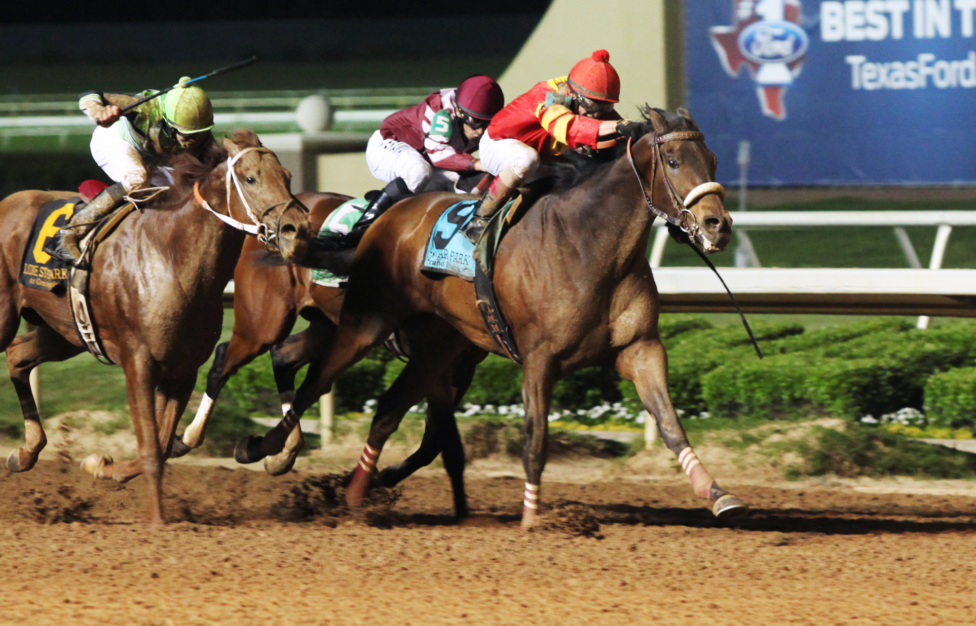 Texas Air wins the Texas Mile