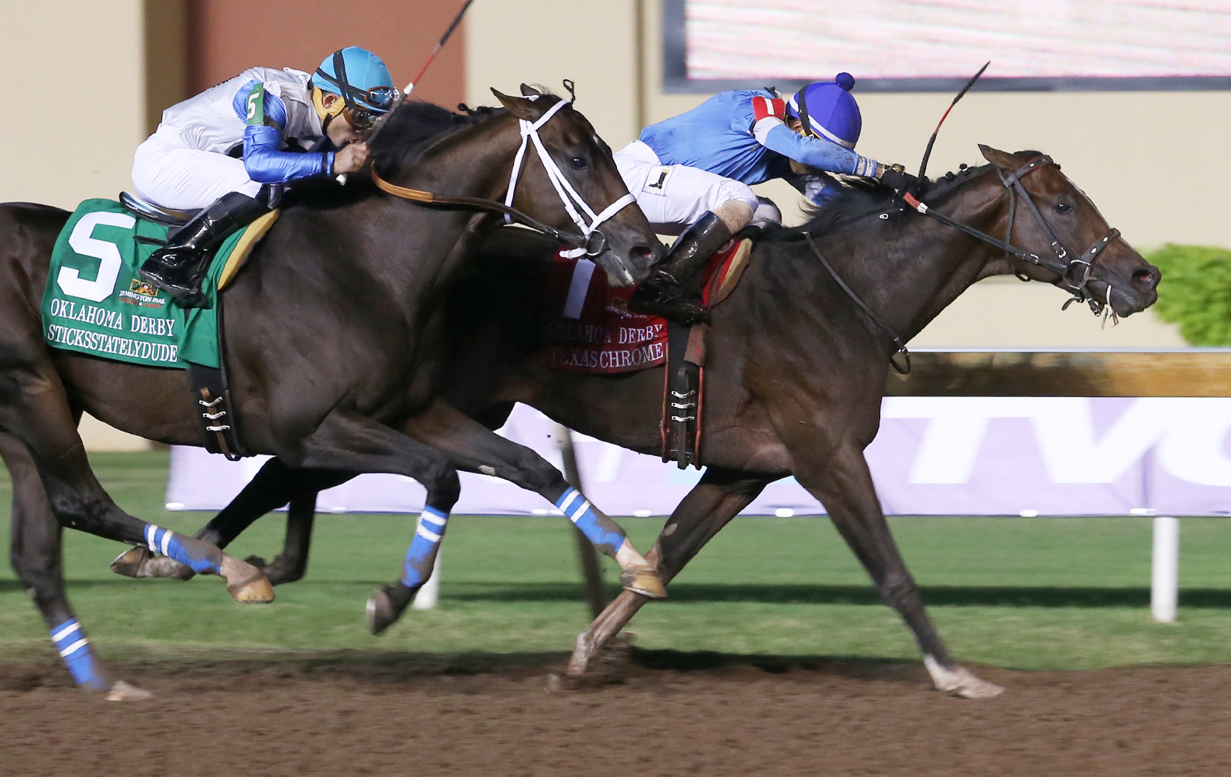 Texas Chrome wins the Oklahoma Derby