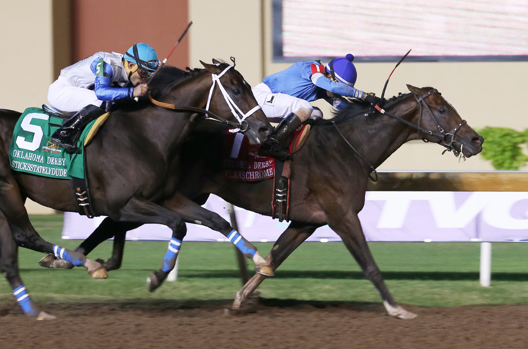 Texas Chrome wins the Oklahoma Derby