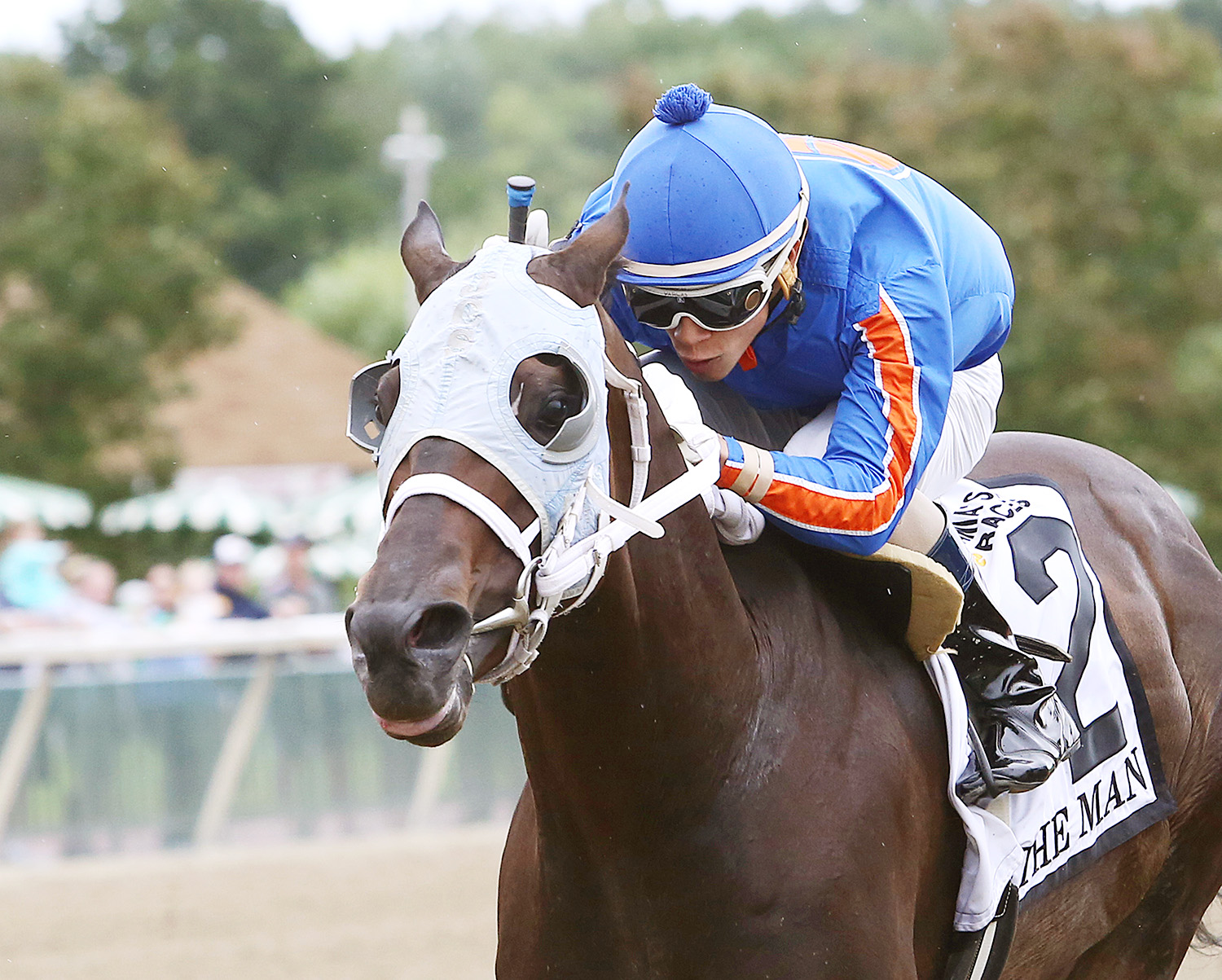 The Man wins the Banjo Picker Stakes