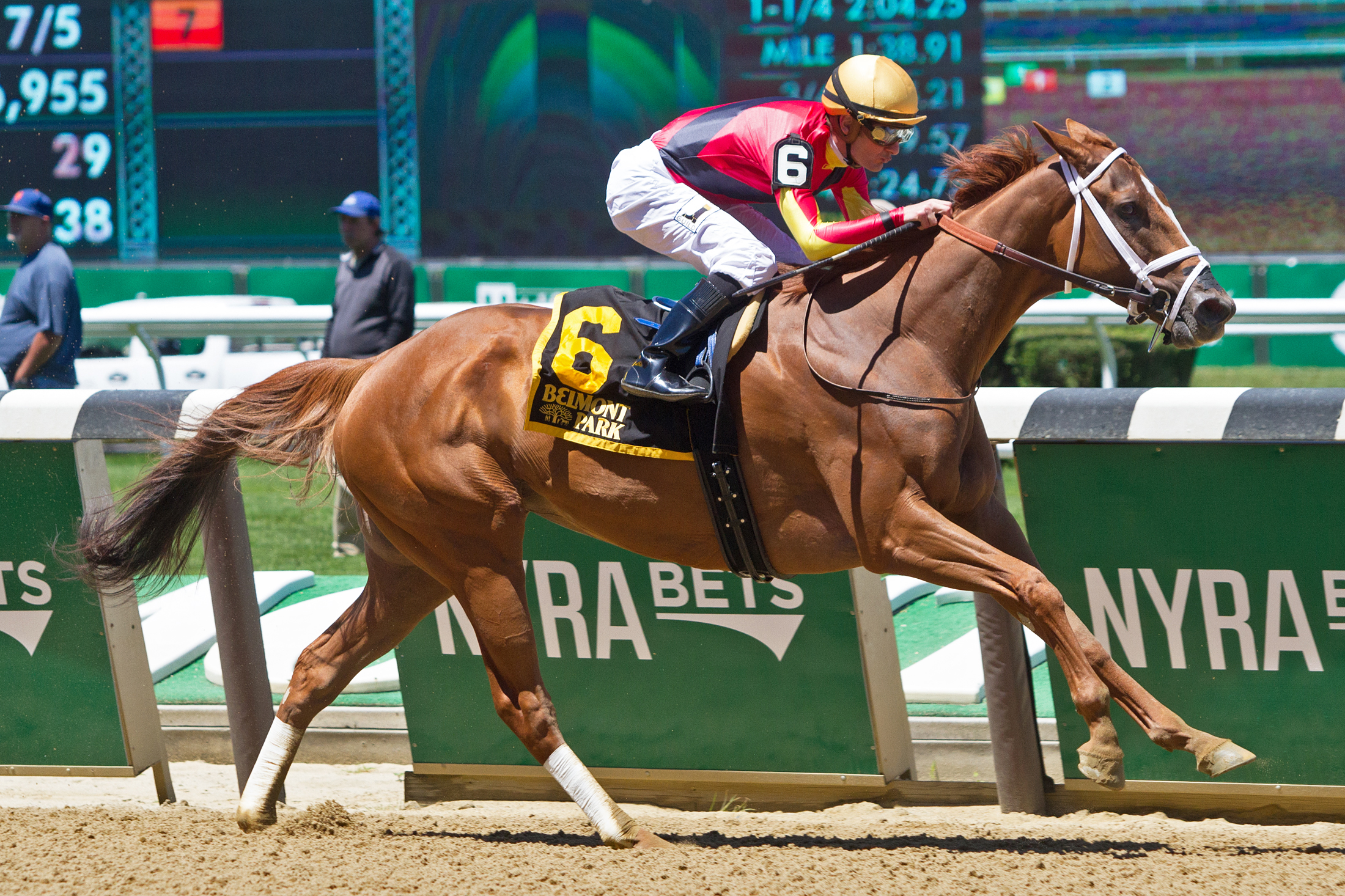 Theogony wins the Rags to Riches Invitational