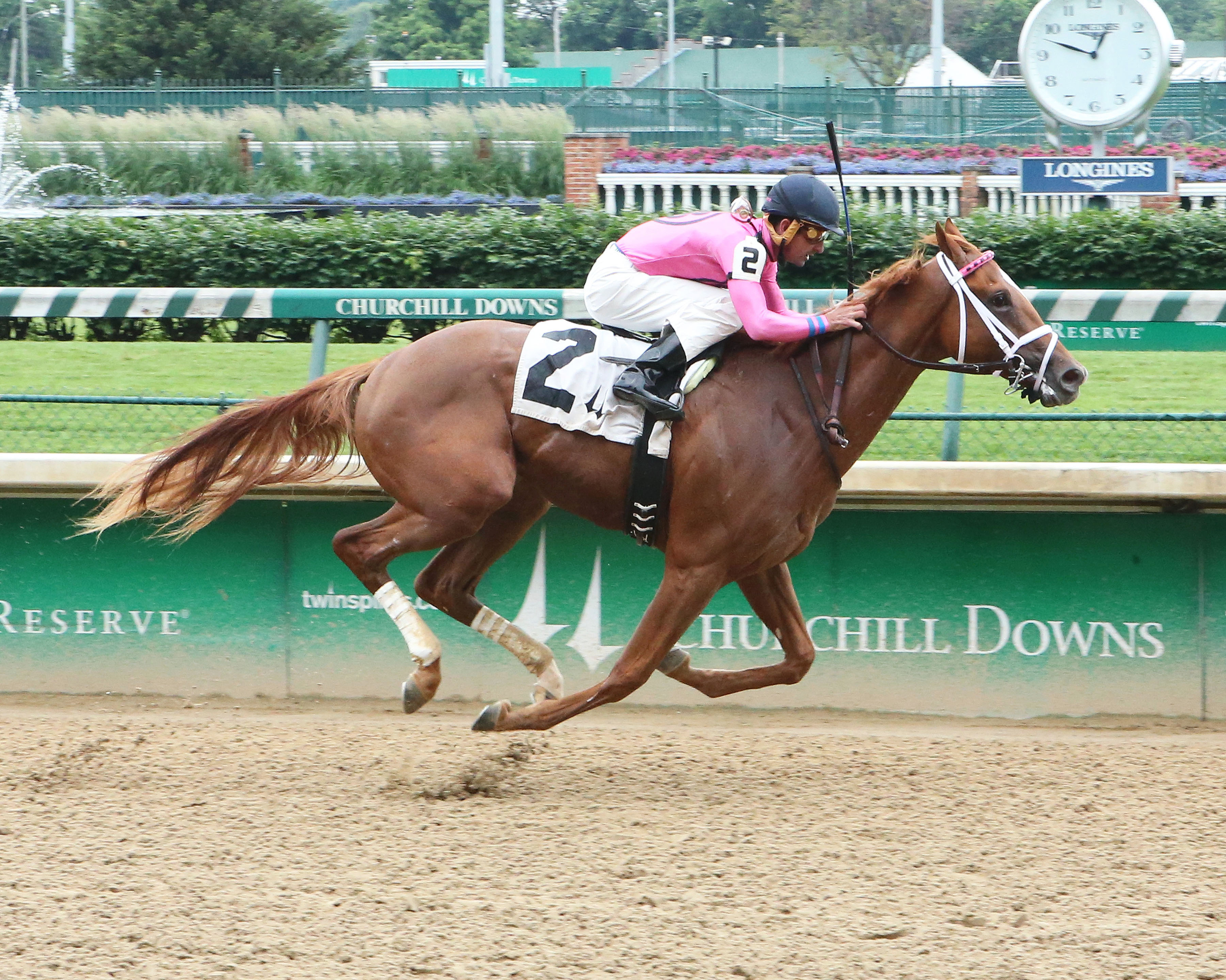 Thirstforlife wins a maiden race