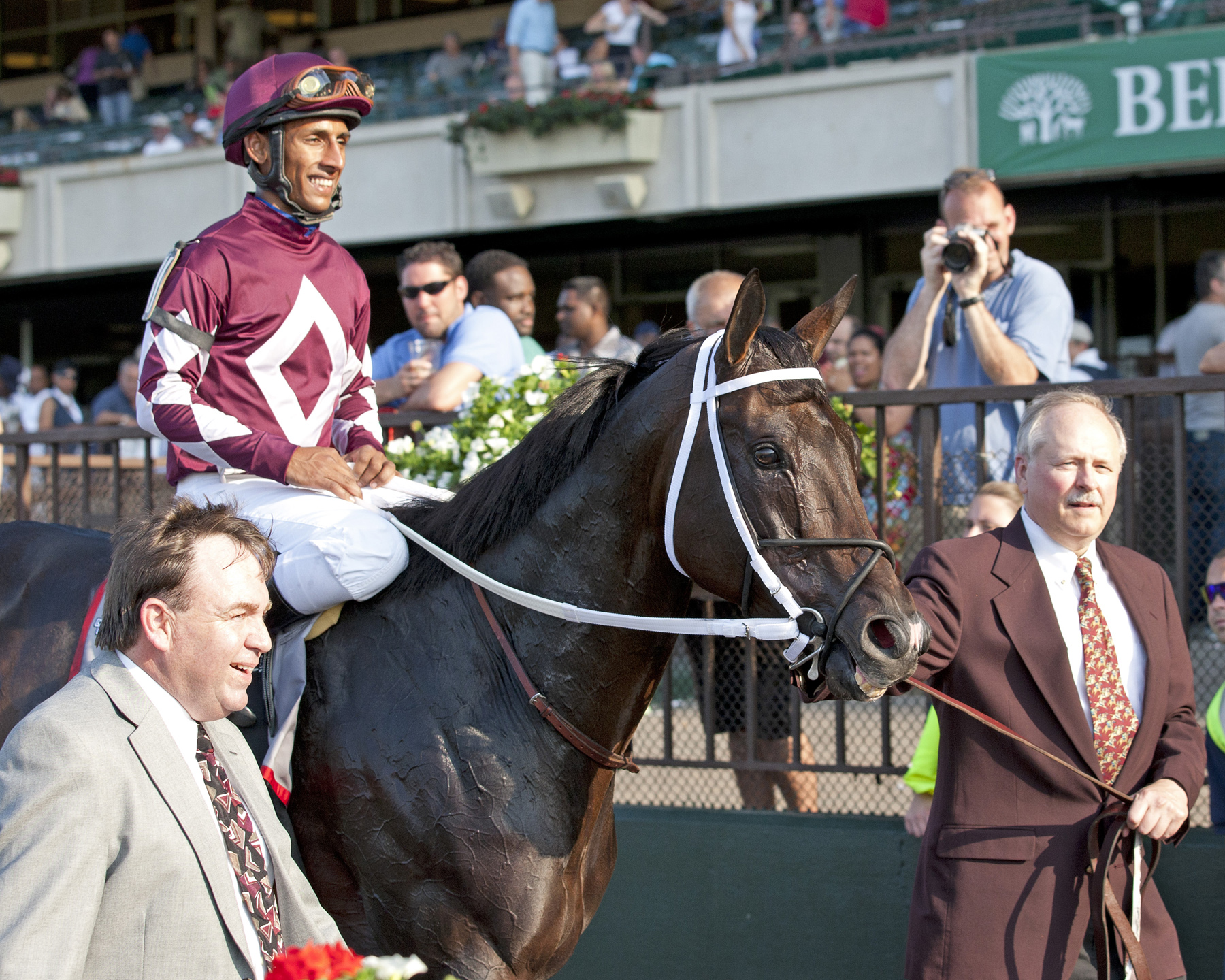 Tizway, Bond, Clifton