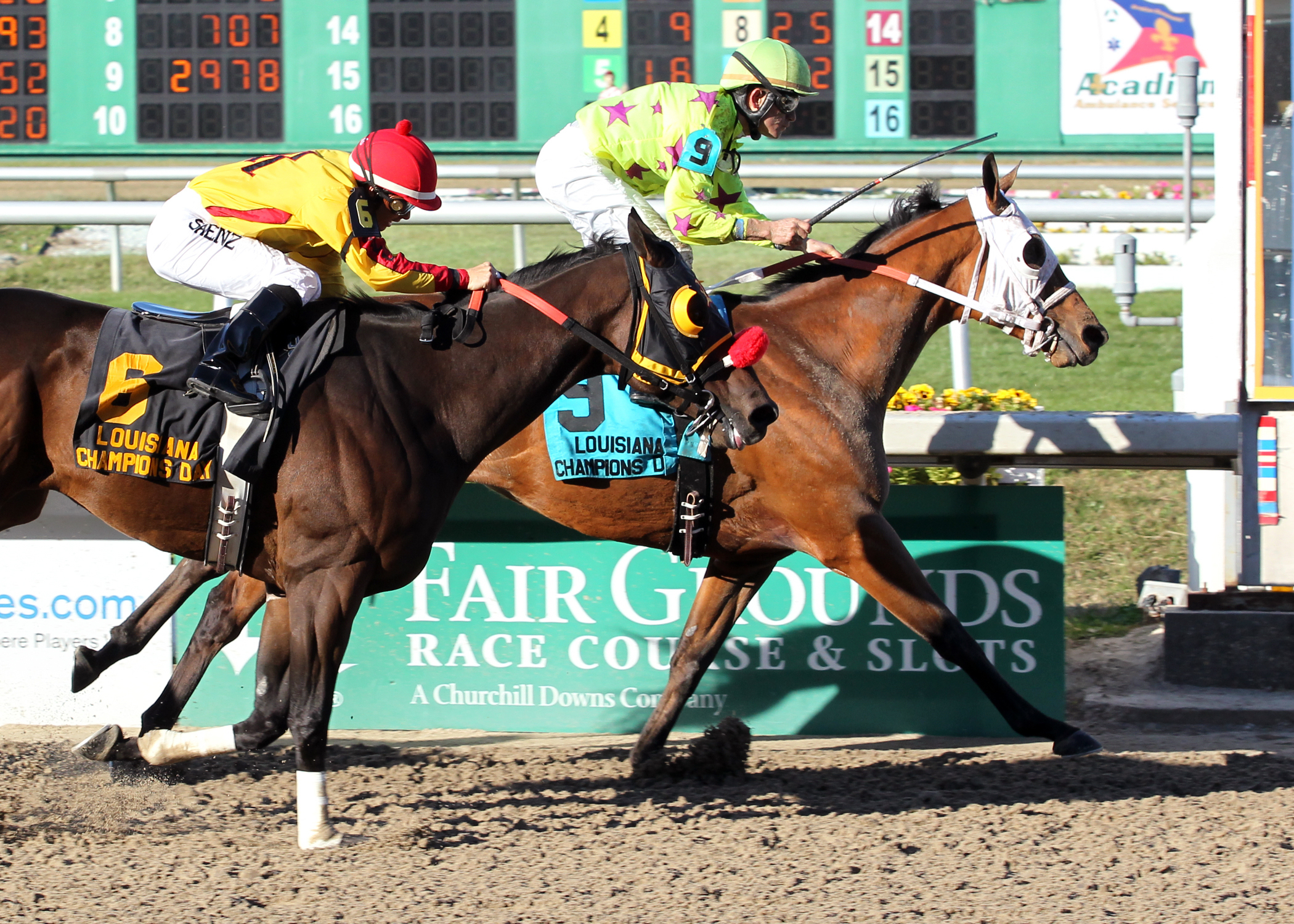 Too Dim wins the Louisiana Champions Day Sprint