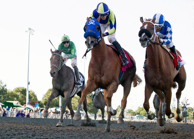 Top Executive (center) wins the 2021 Muckleshoot Derby at Emerald Downs